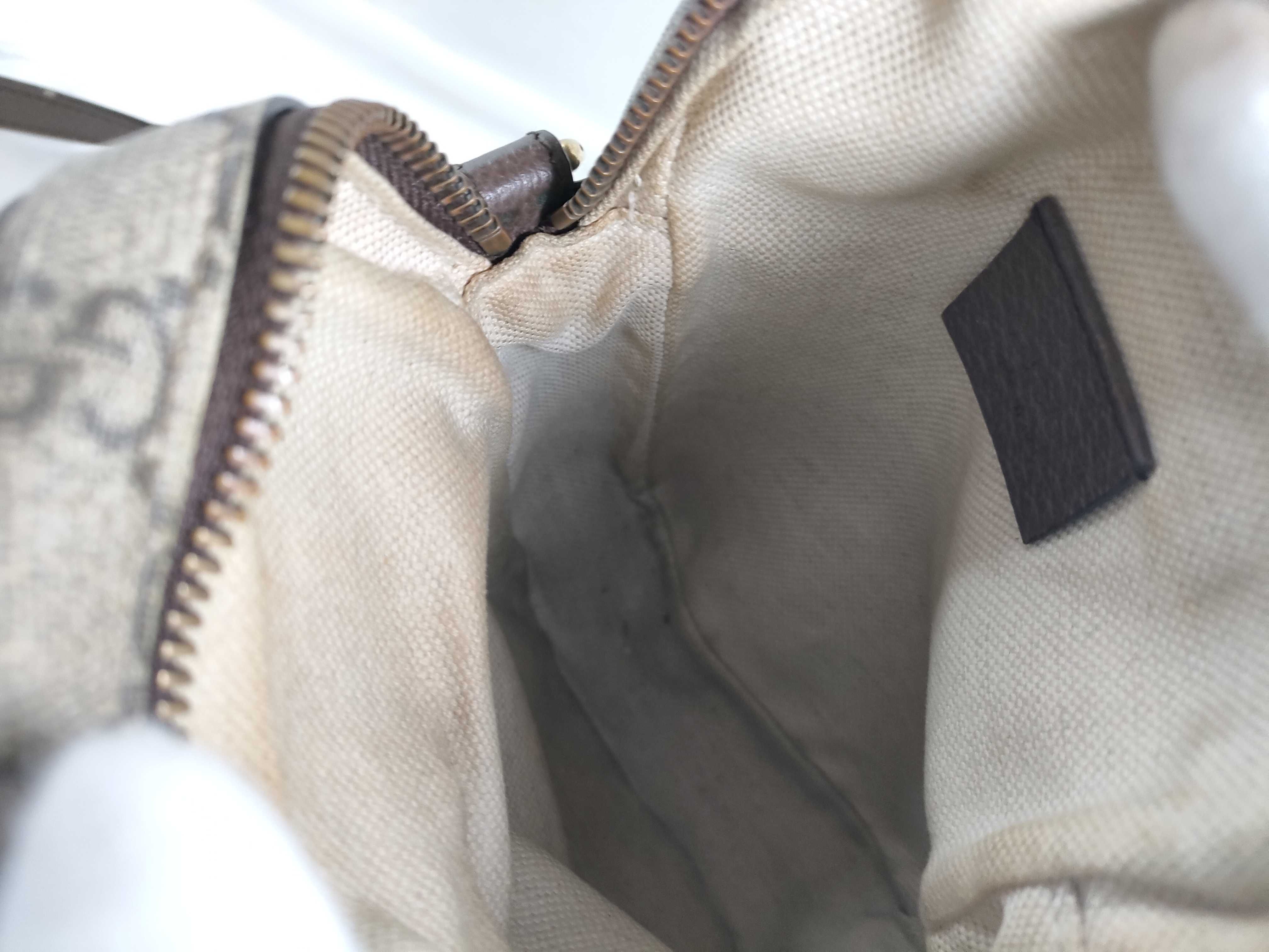 GG Supreme Shoulder Bag — view 13