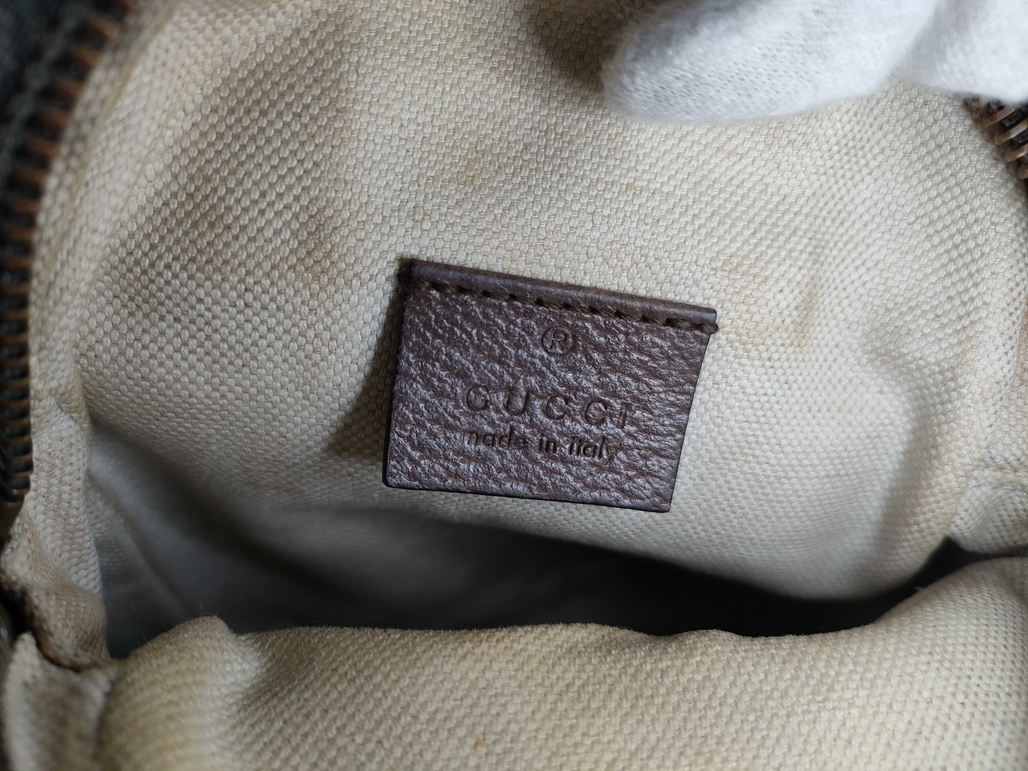 GG Supreme Shoulder Bag — view 14