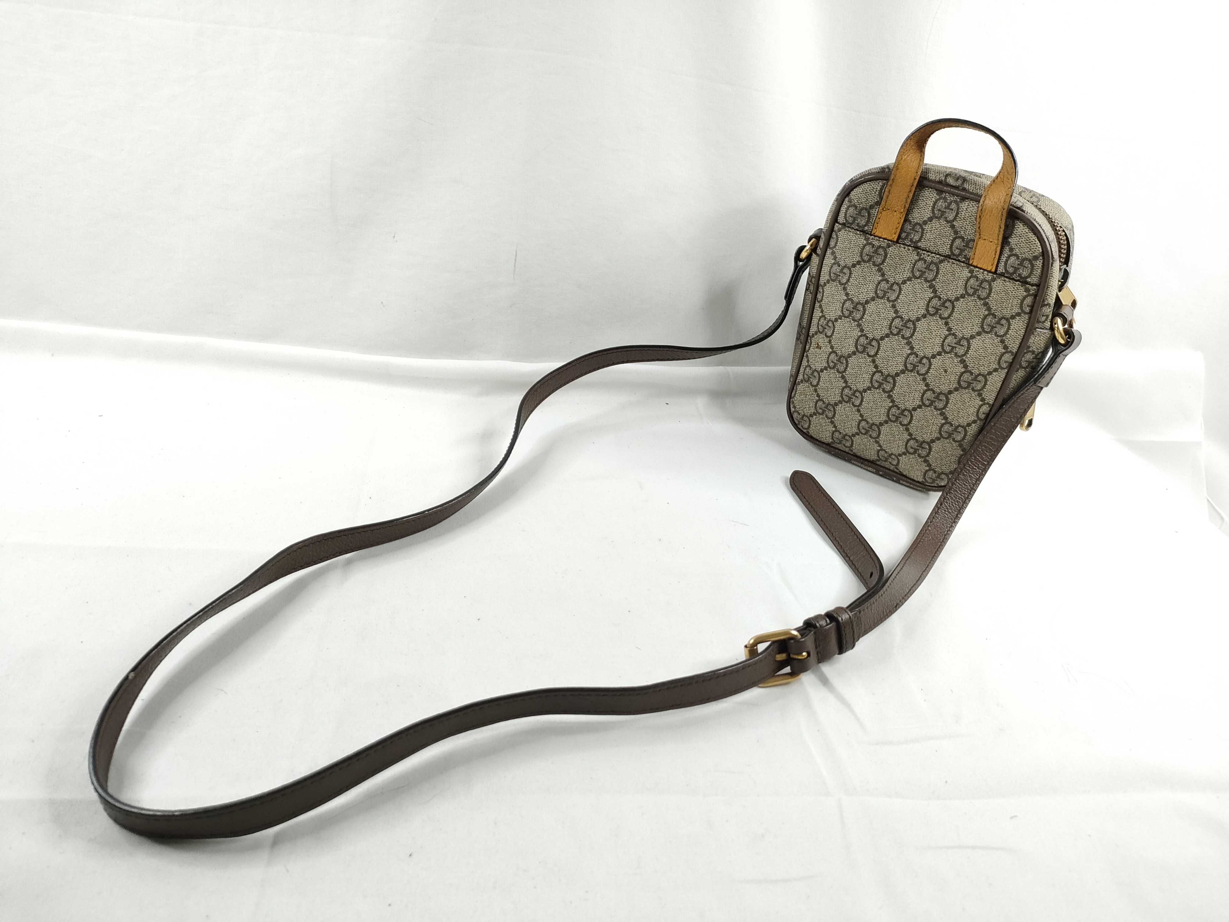 GG Supreme Shoulder Bag — view 7