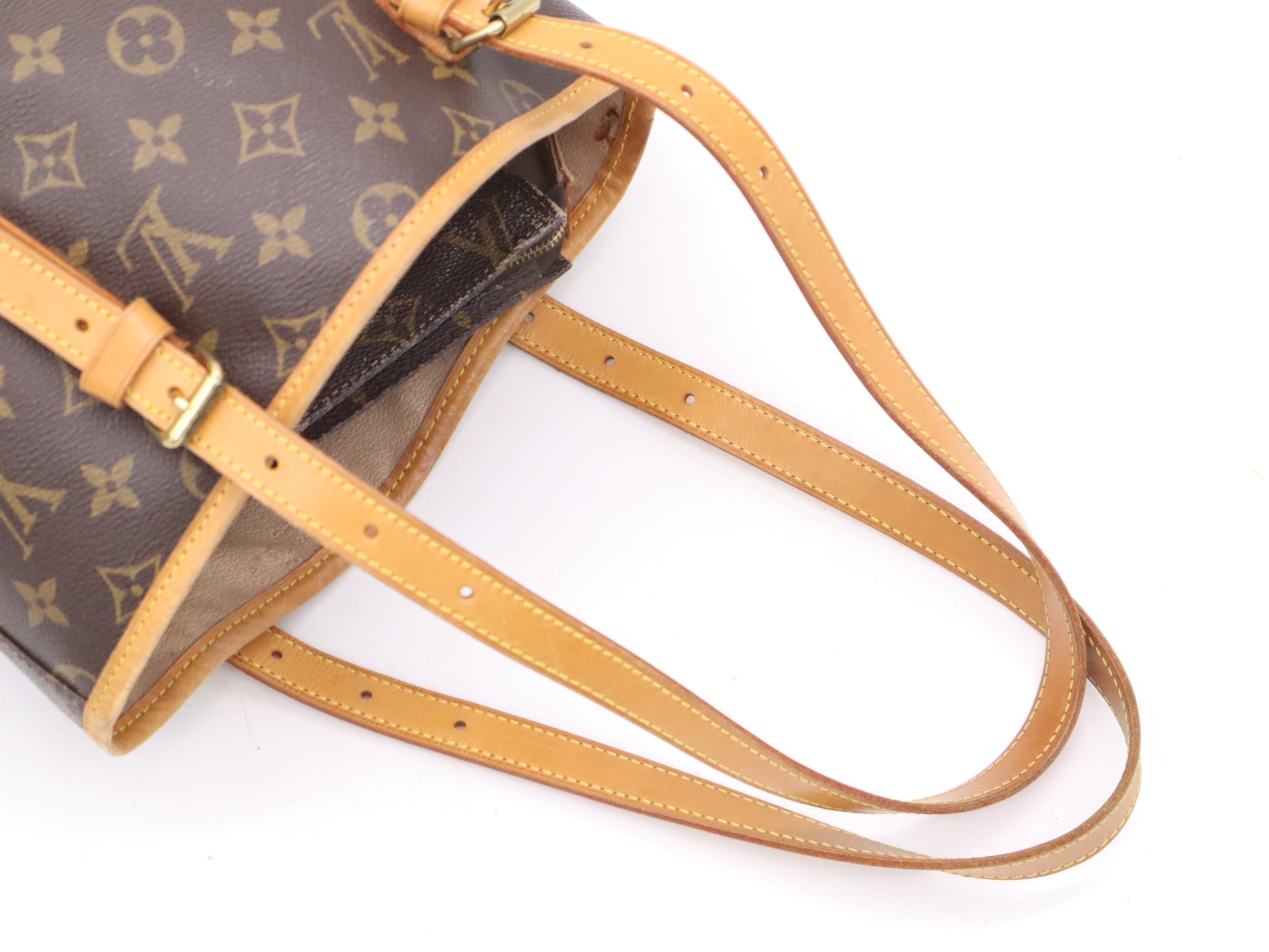 Bucket GM with pouch — view 6