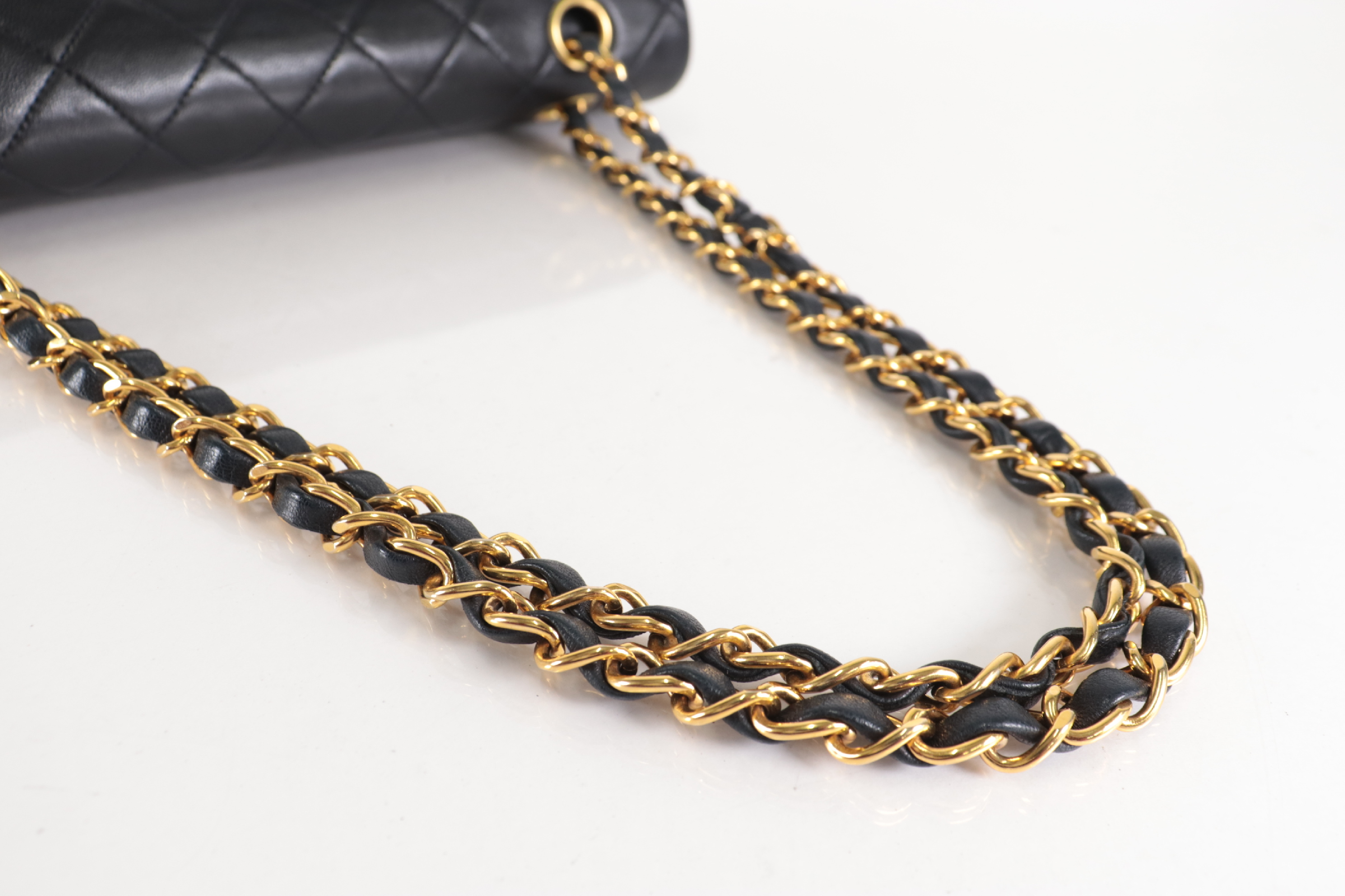 Double Flap 25 Lambskin Chain Shoulder Bag (Serial Number 2) — view 7