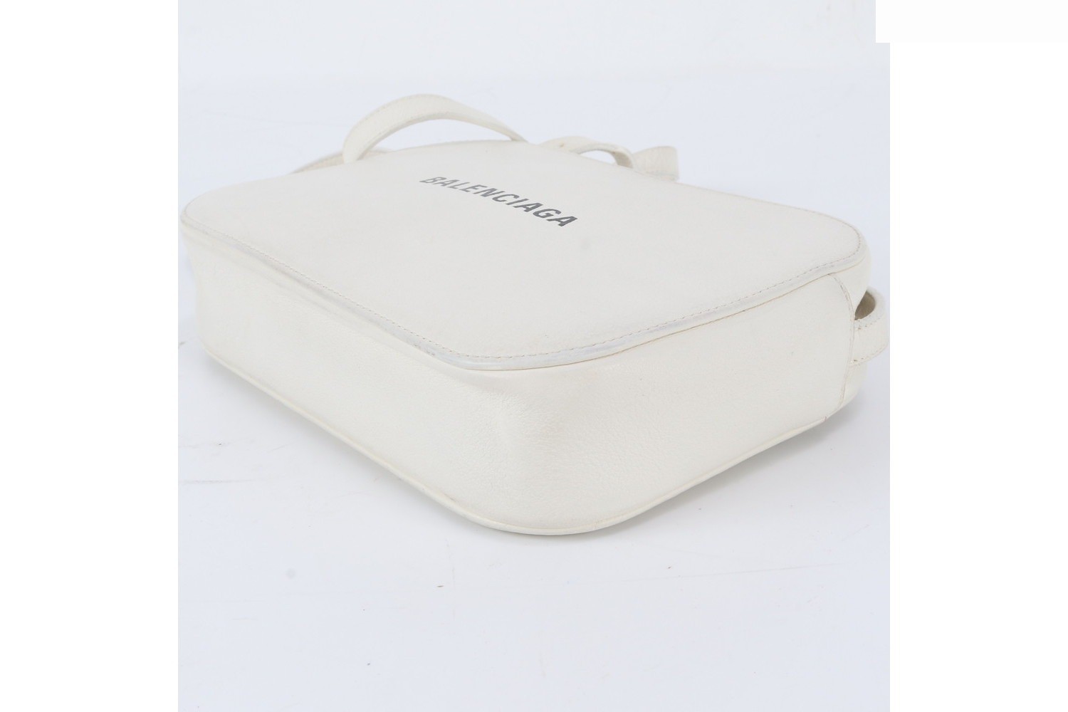 Everyday Camera Bag Leather Shoulder Bag — view 6