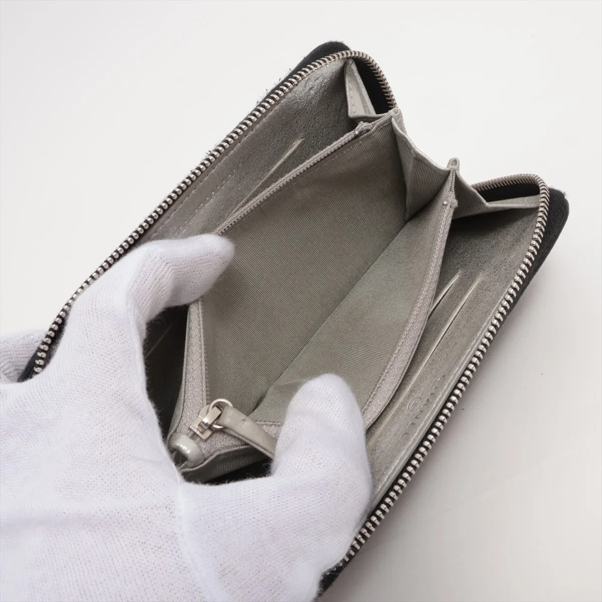 Cocomark Lambskin Round Zip Wallet Black Silver Hardware 22558605 — view 5