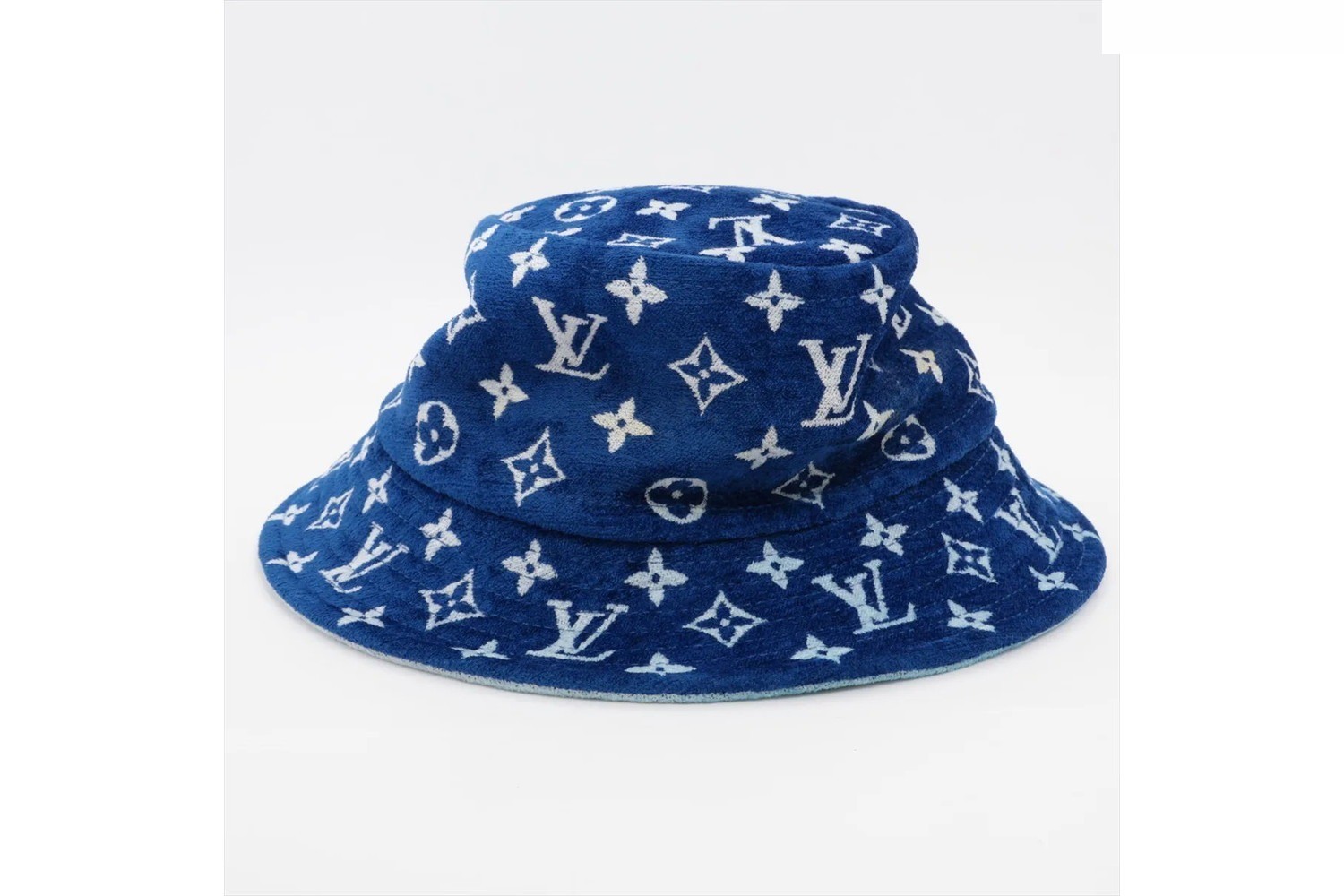 Tag attached Chapeau LV Match Bucket Hat, Blue, M77760 — view 2