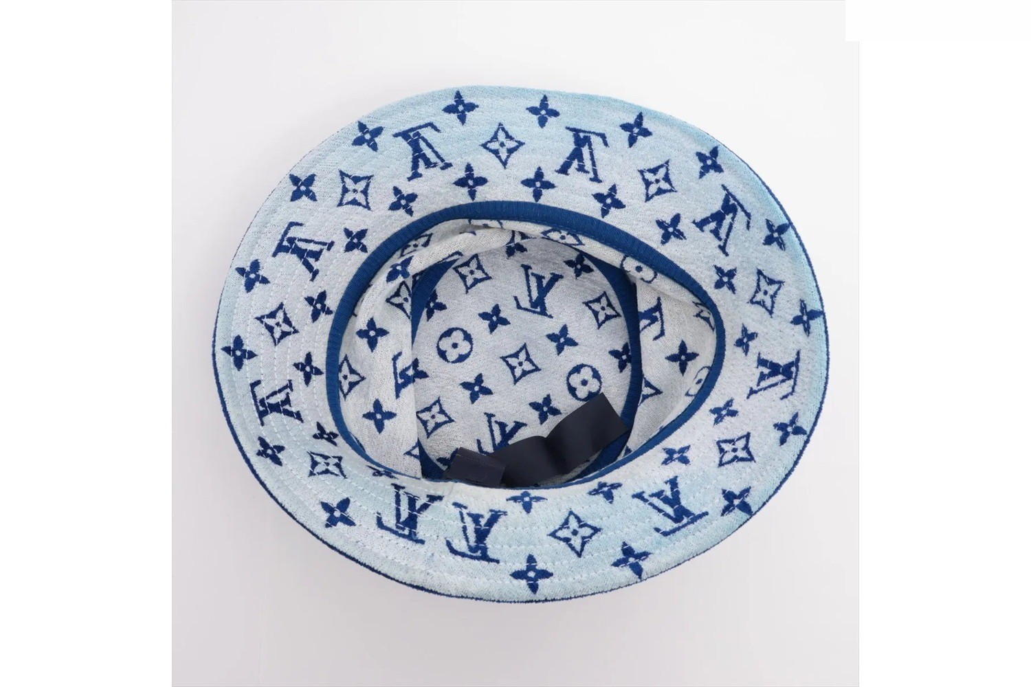Tag attached Chapeau LV Match Bucket Hat, Blue, M77760 — view 4