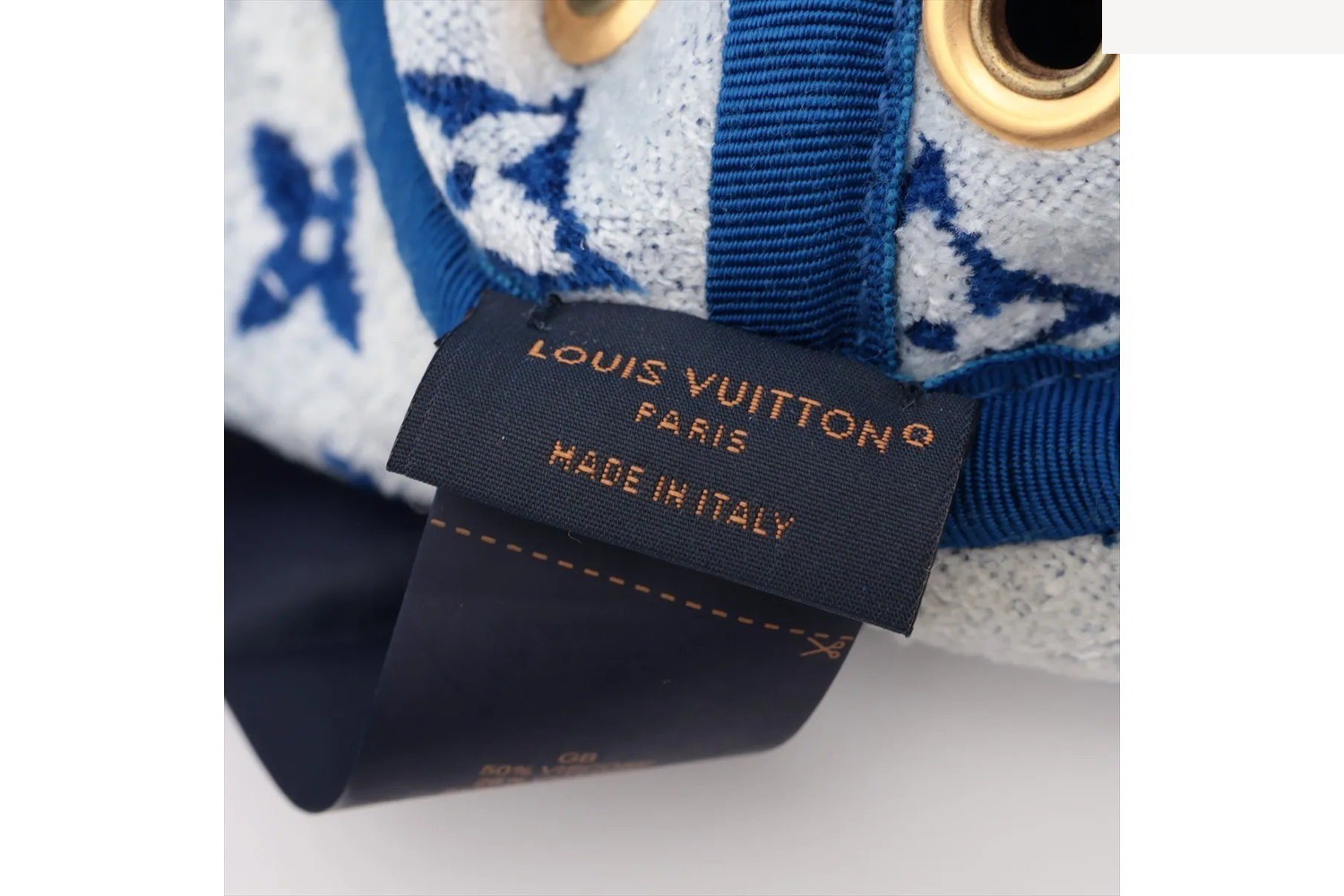 Tag attached Chapeau LV Match Bucket Hat, Blue, M77760 — view 5