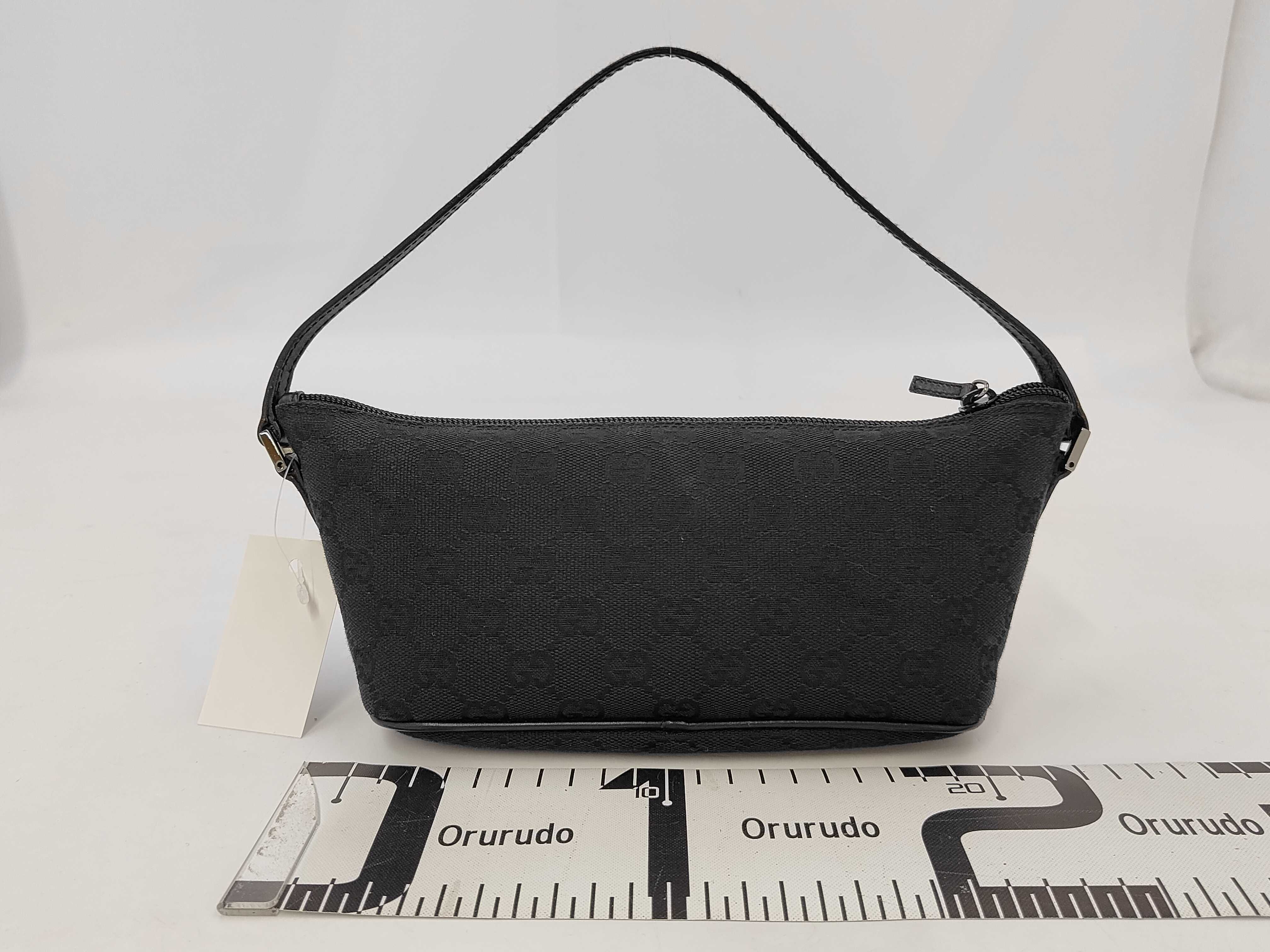 GG Canvas 039・1103 Accessory Pouch Handbag — view 2