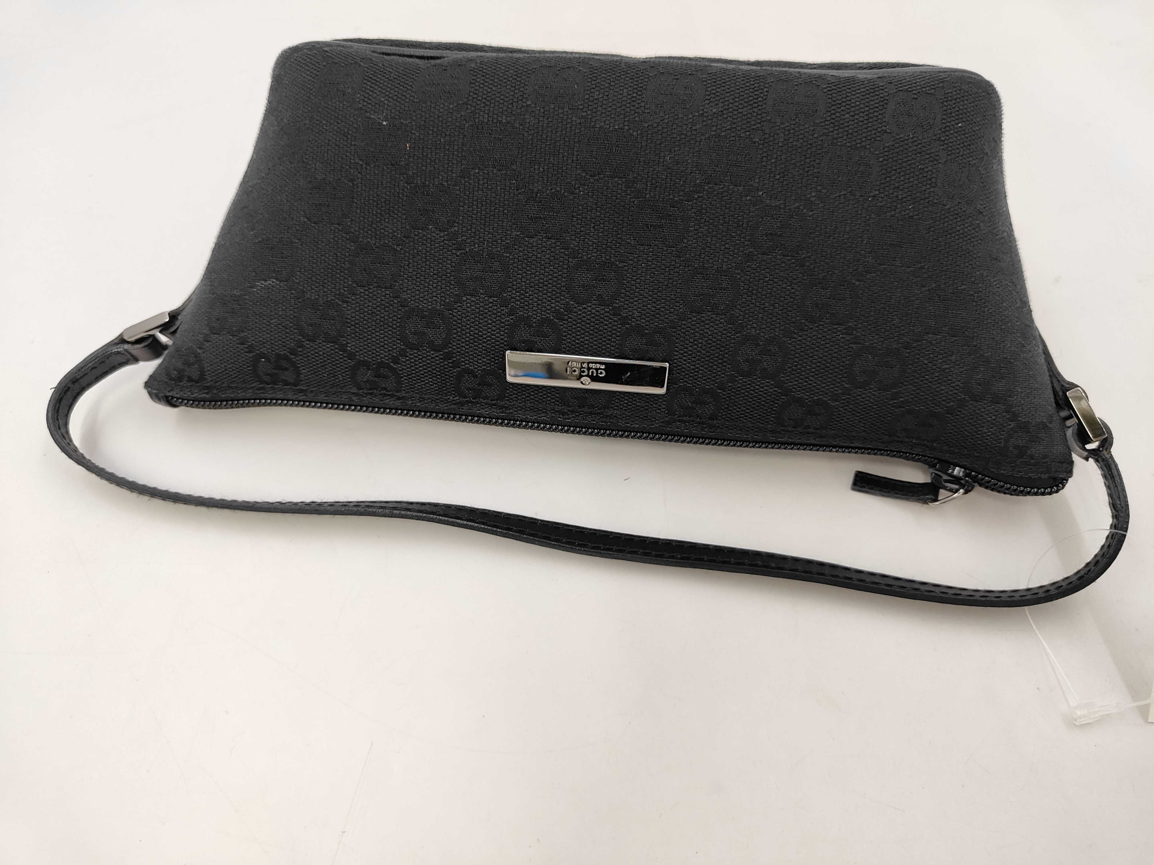 GG Canvas 039・1103 Accessory Pouch Handbag — view 5