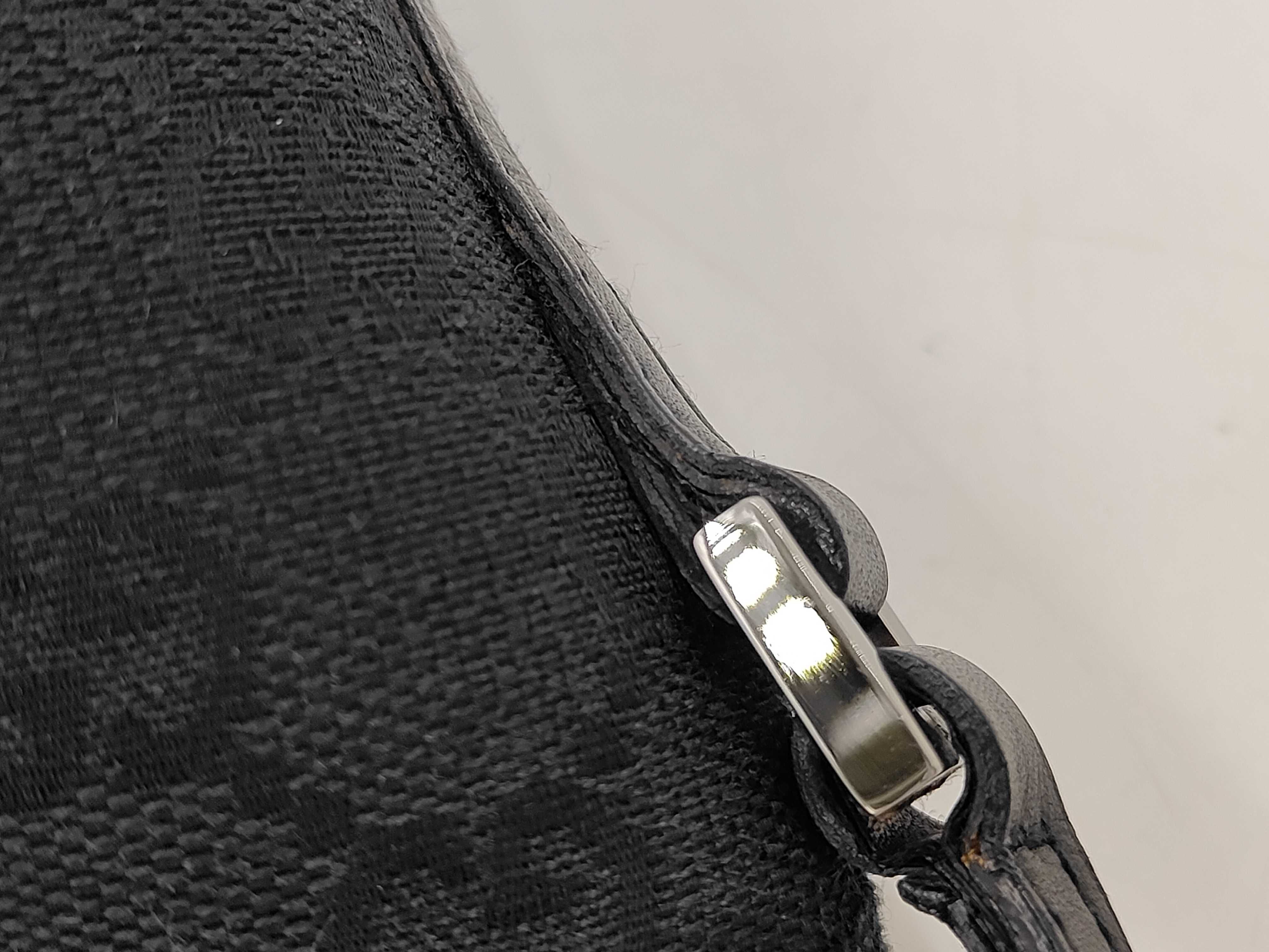 GG Canvas 039・1103 Accessory Pouch Handbag — view 6