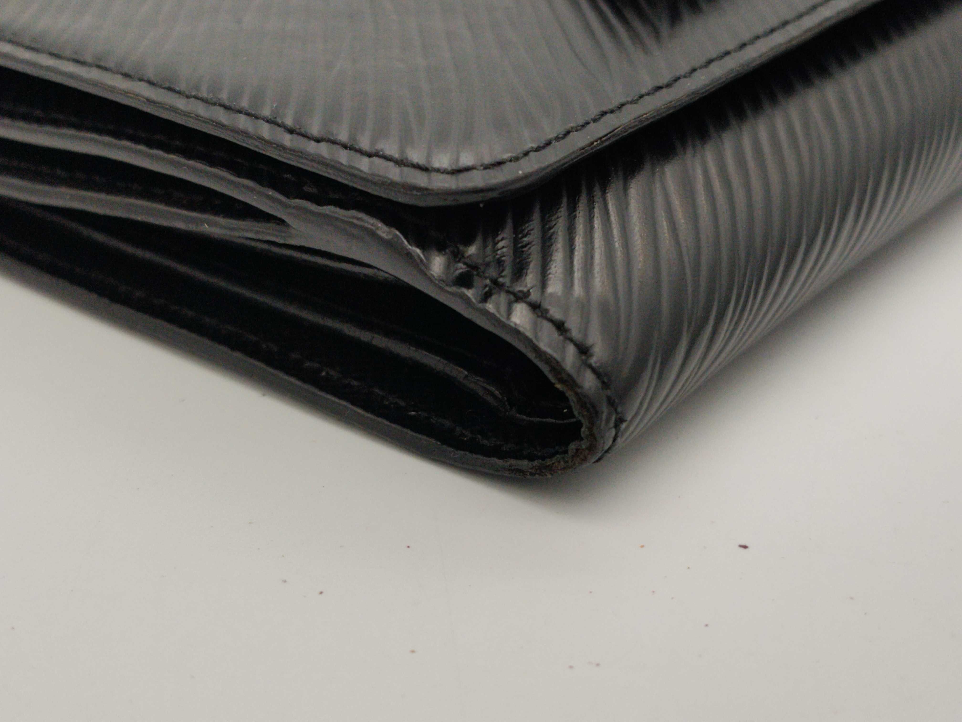Epi Twist Compact Wallet with Dust Bag — view 3