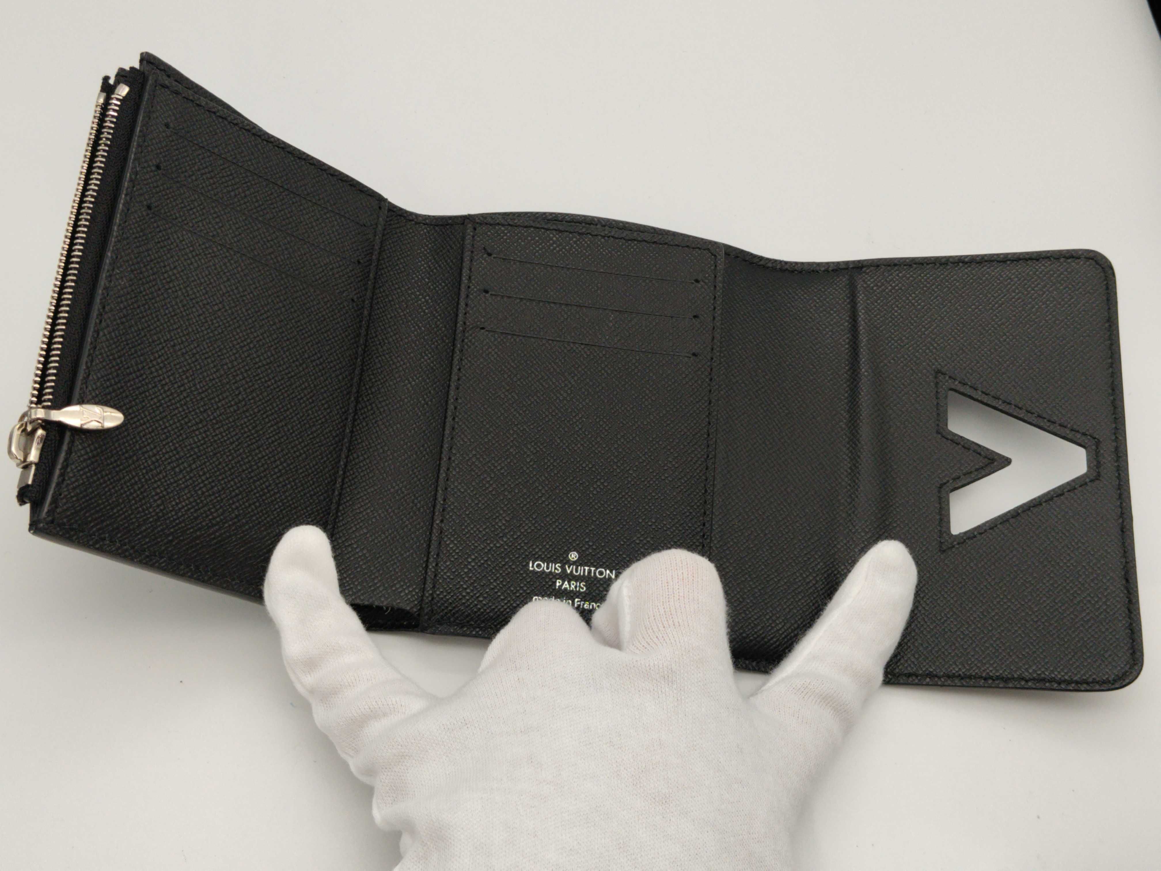 Epi Twist Compact Wallet with Dust Bag — view 9