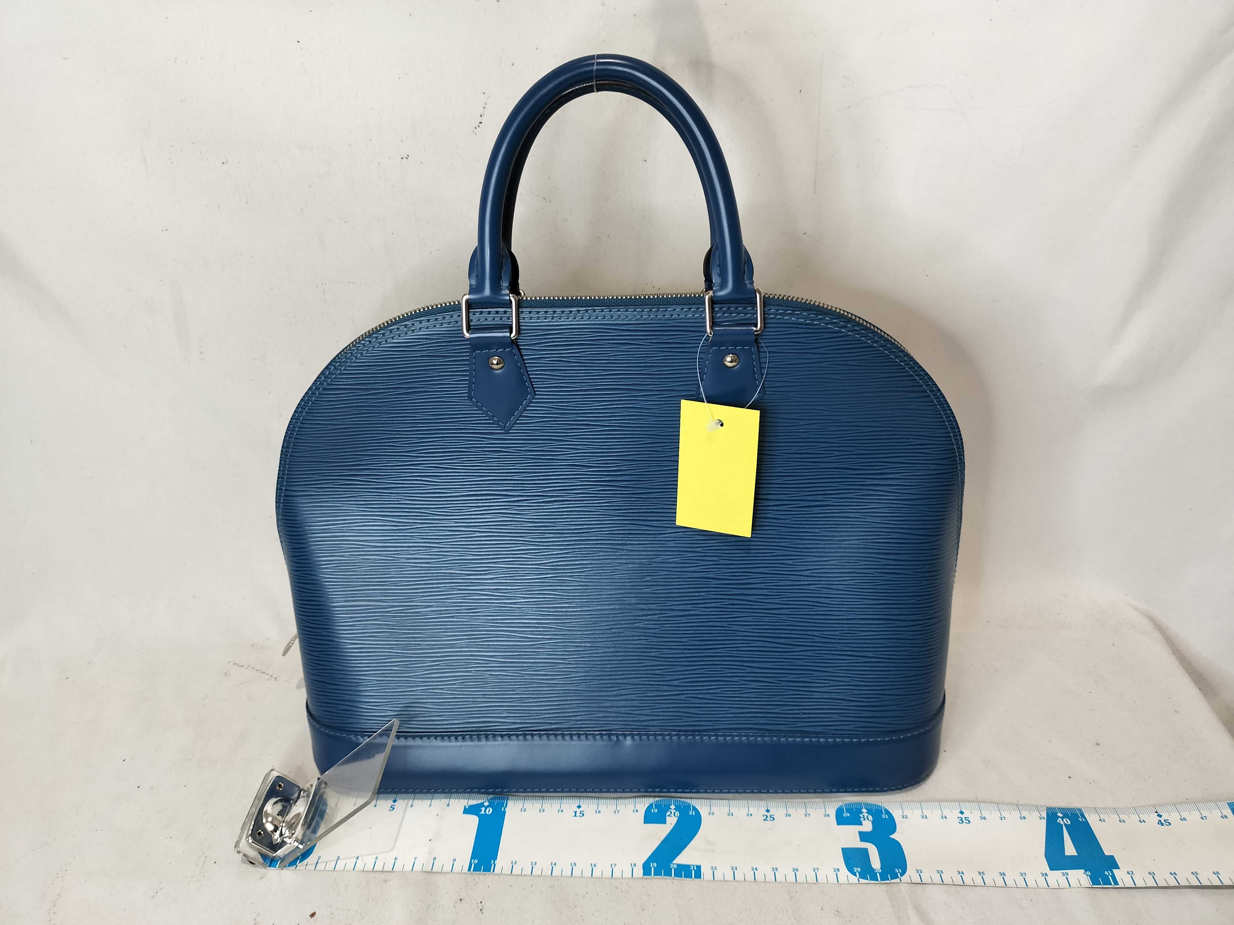 Epi Alma MM Handbag — view 2