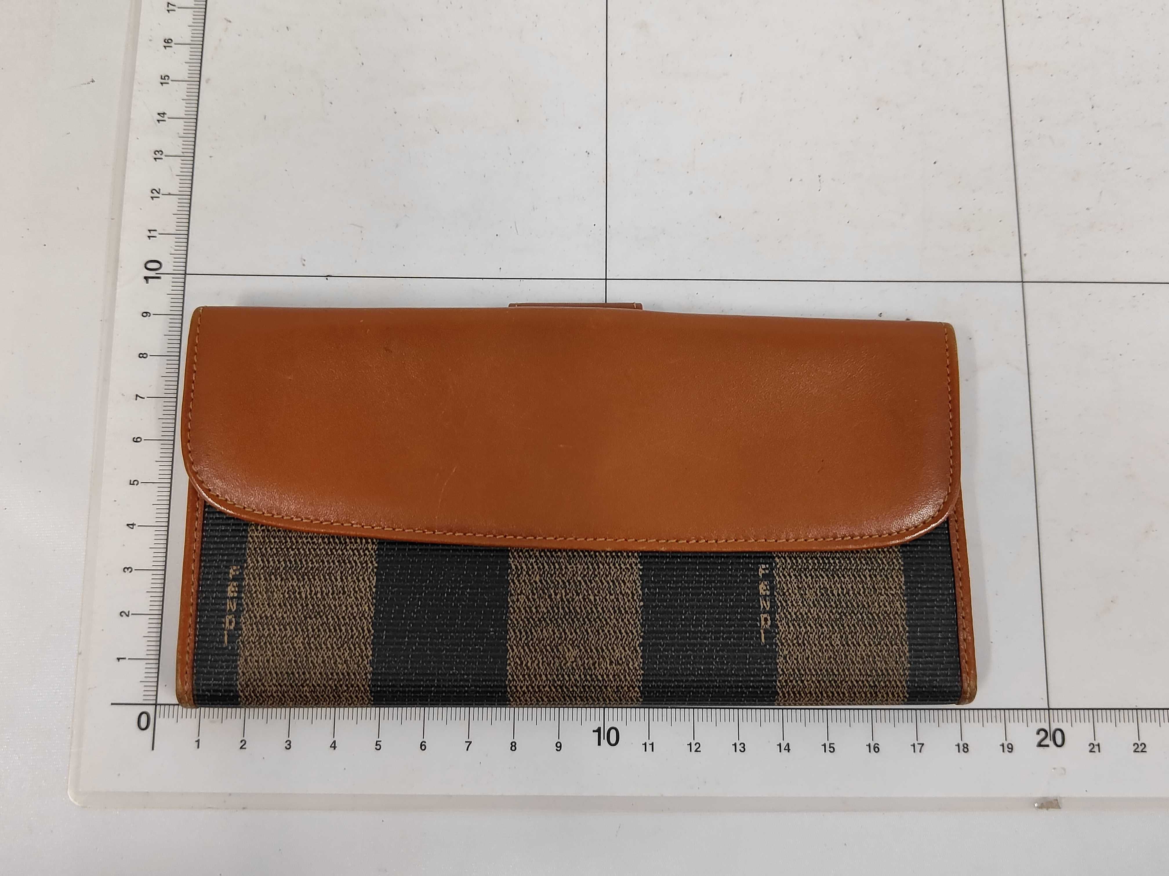 Pecan Wallet — view 2