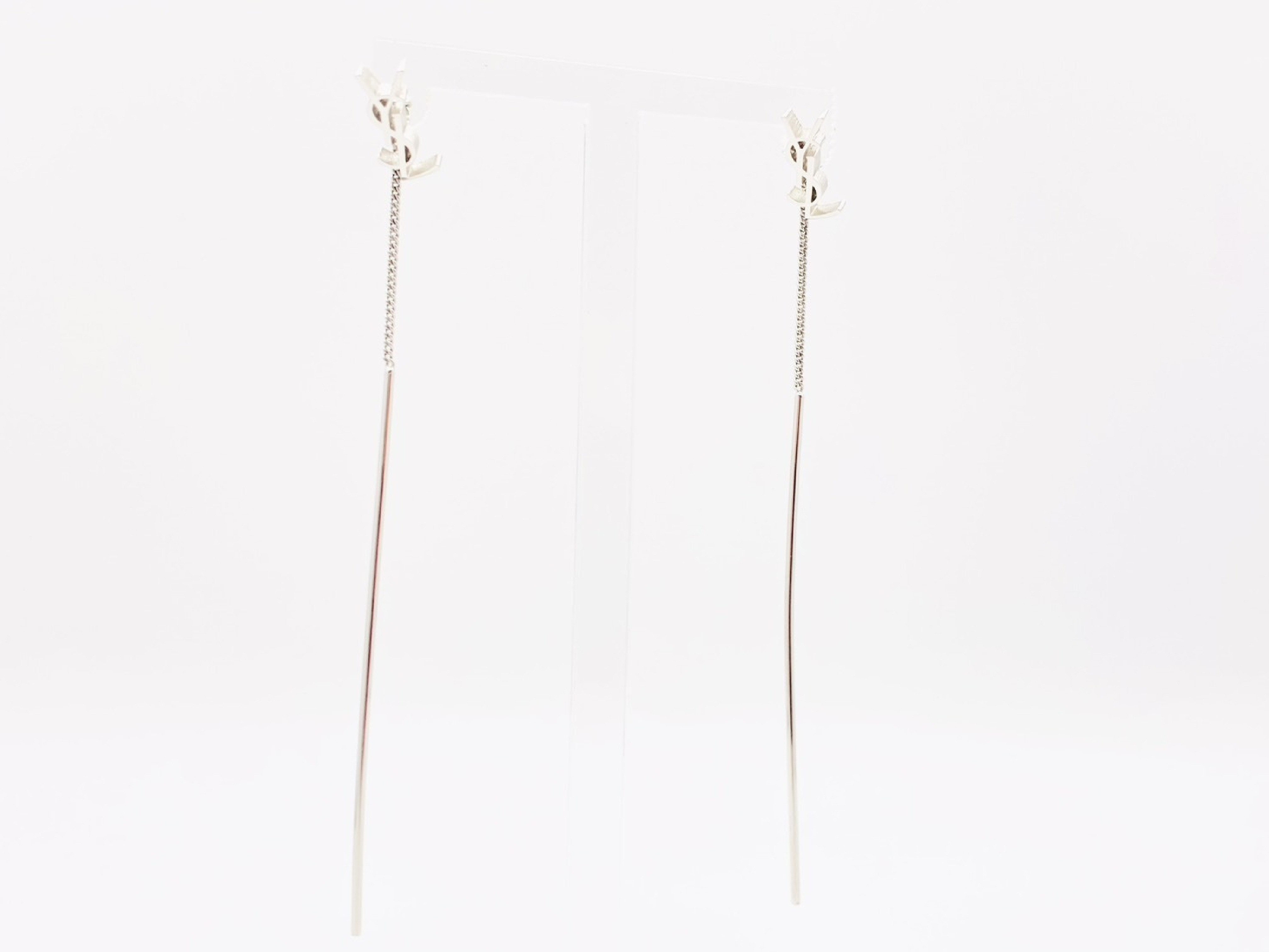 logo Cassandra threader earrings, silver. — view 2