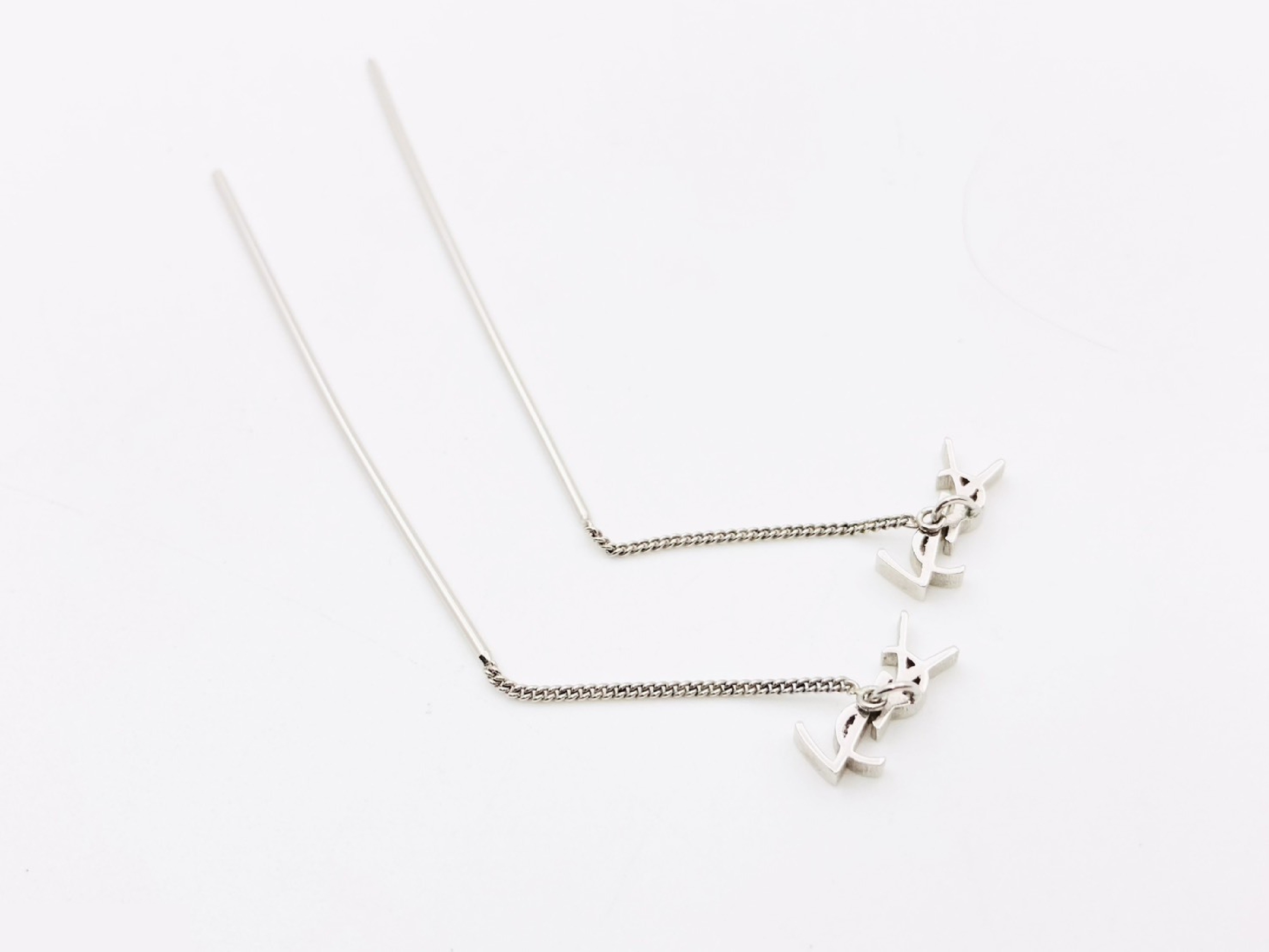 logo Cassandra threader earrings, silver. — view 4