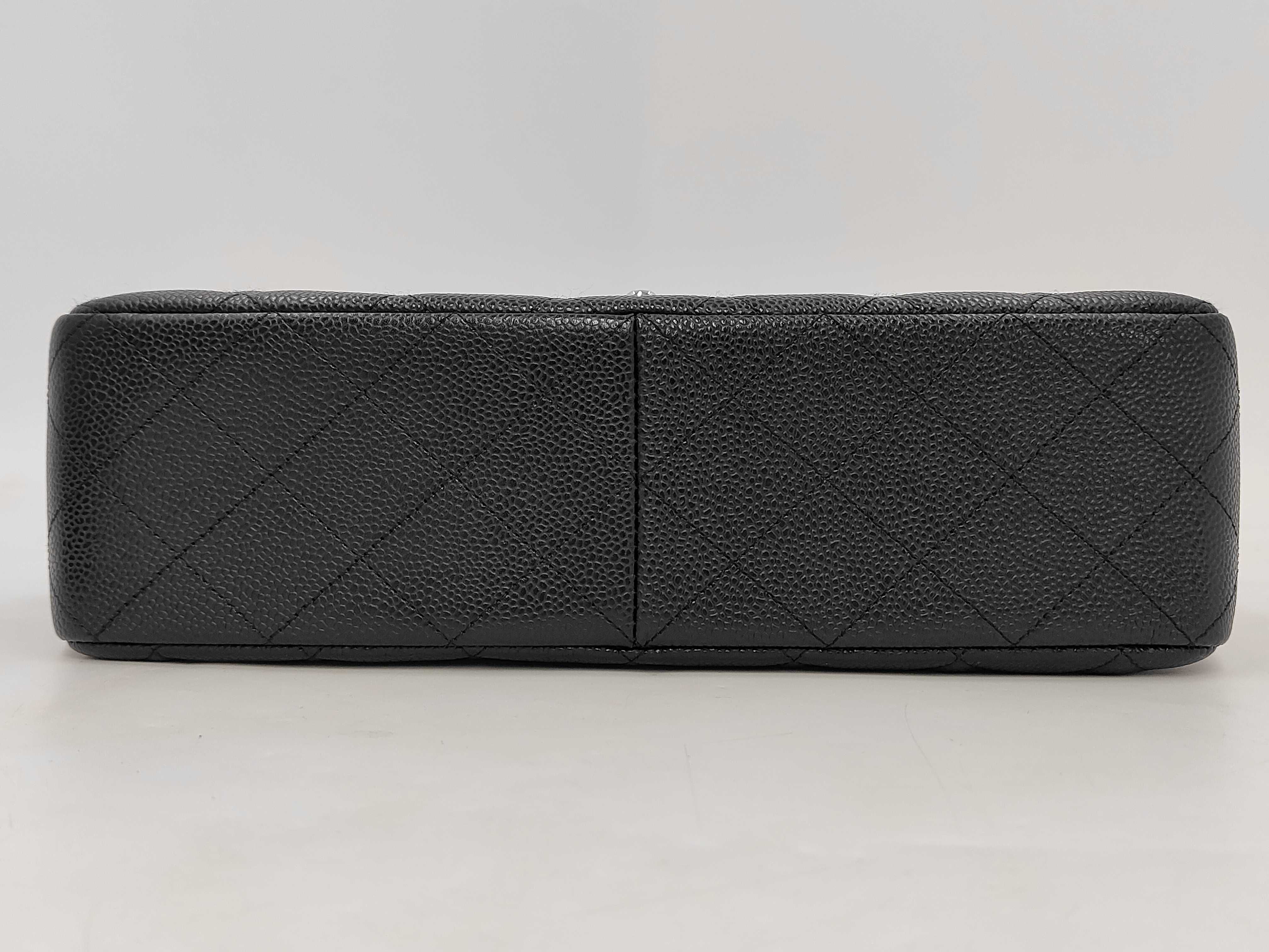 Caviar Skin Large Matelassé 30 Chain Shoulder Bag with Silver Hardware — view 6