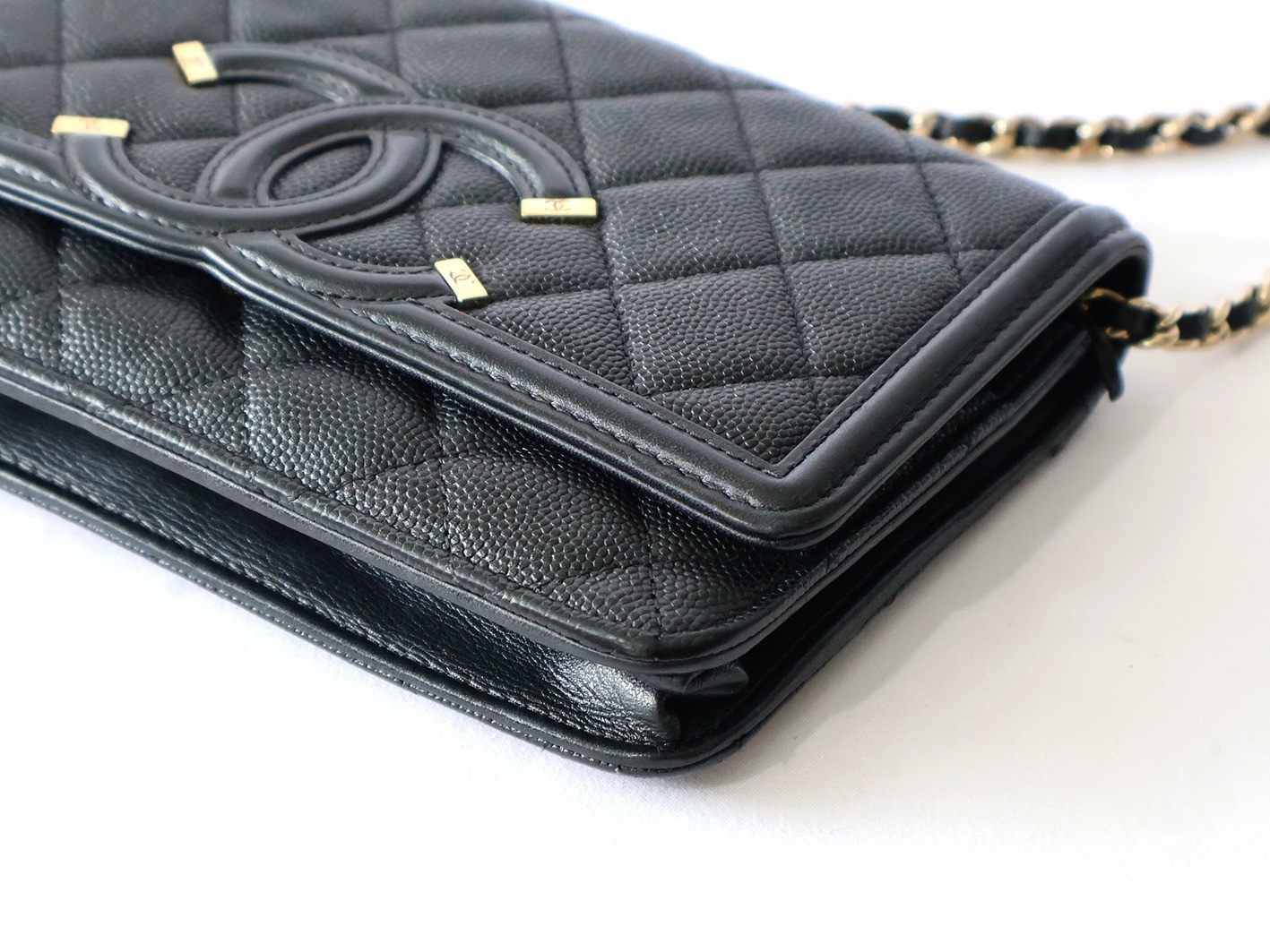 CC Filigree Caviar Skin Chain Wallet Shoulder Bag, Black — view 4