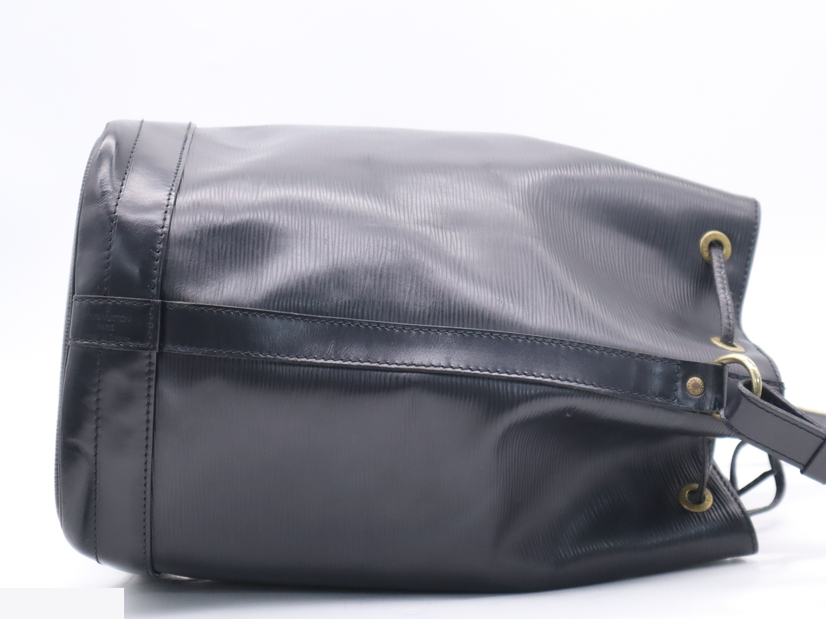 Noé Noir — view 5