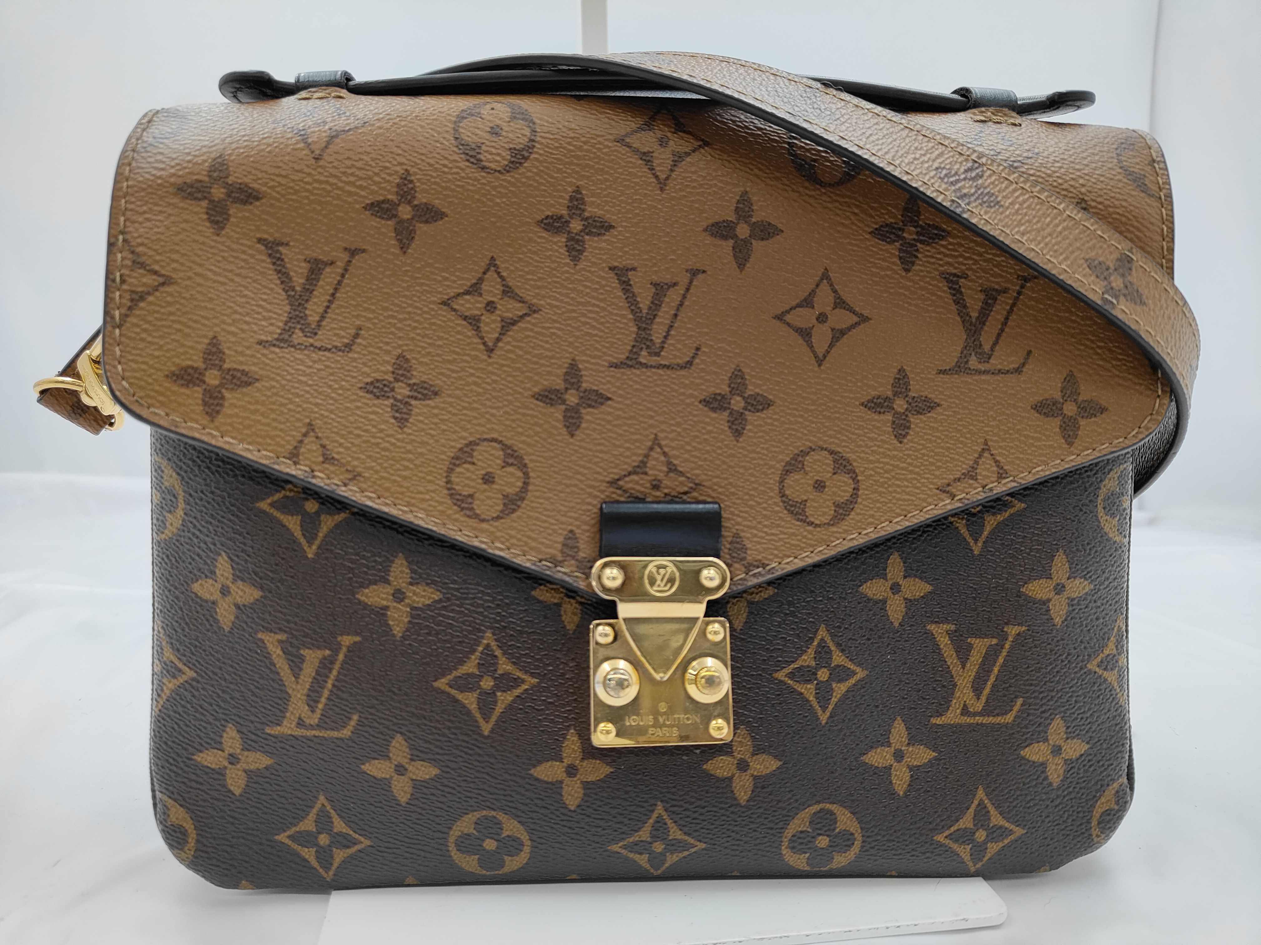 Pochette Métis MM Monogram Reverse M44876 RFID-protected handbag