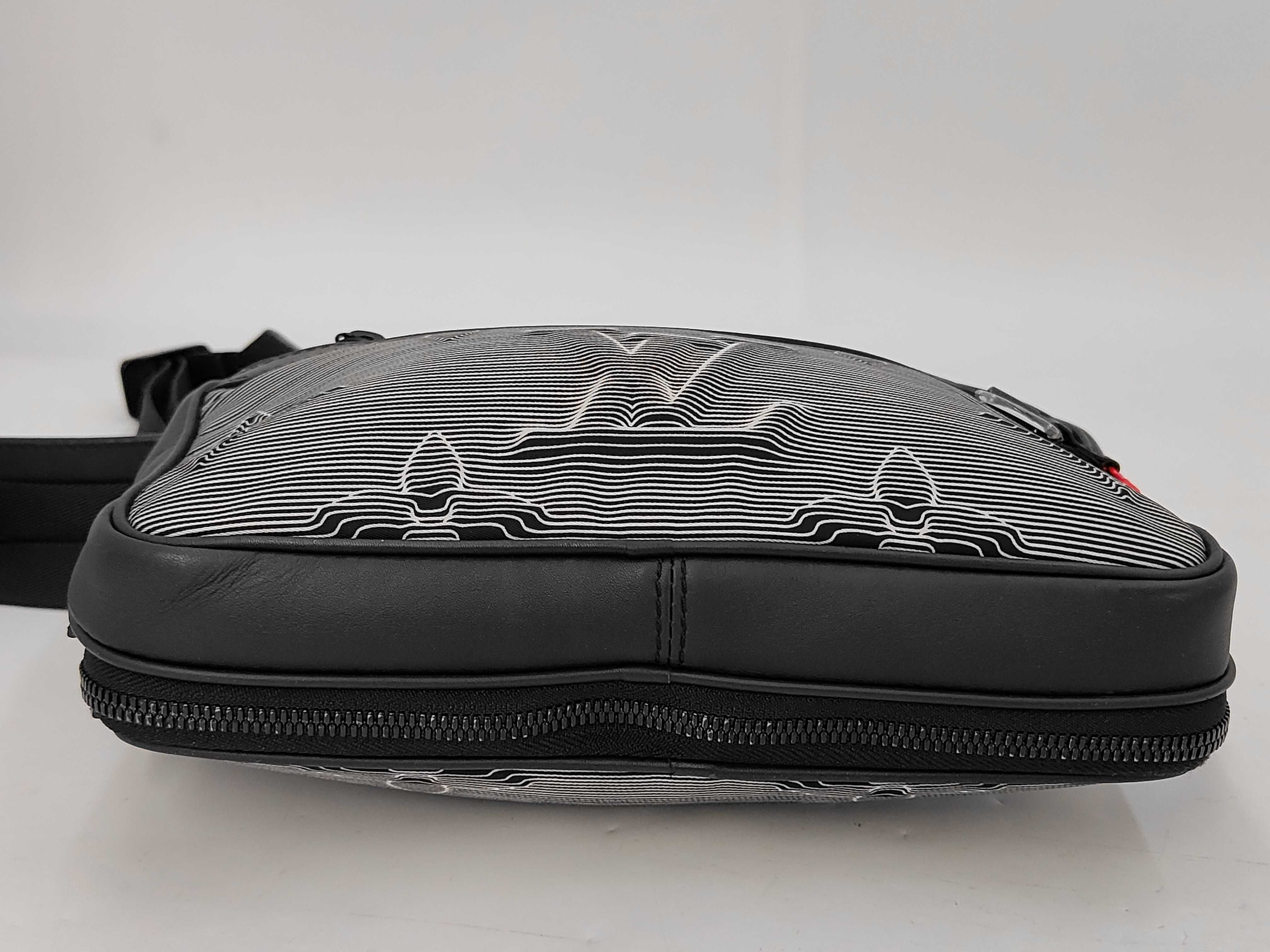 2054 Black Canvas Shoulder Bag — view 4