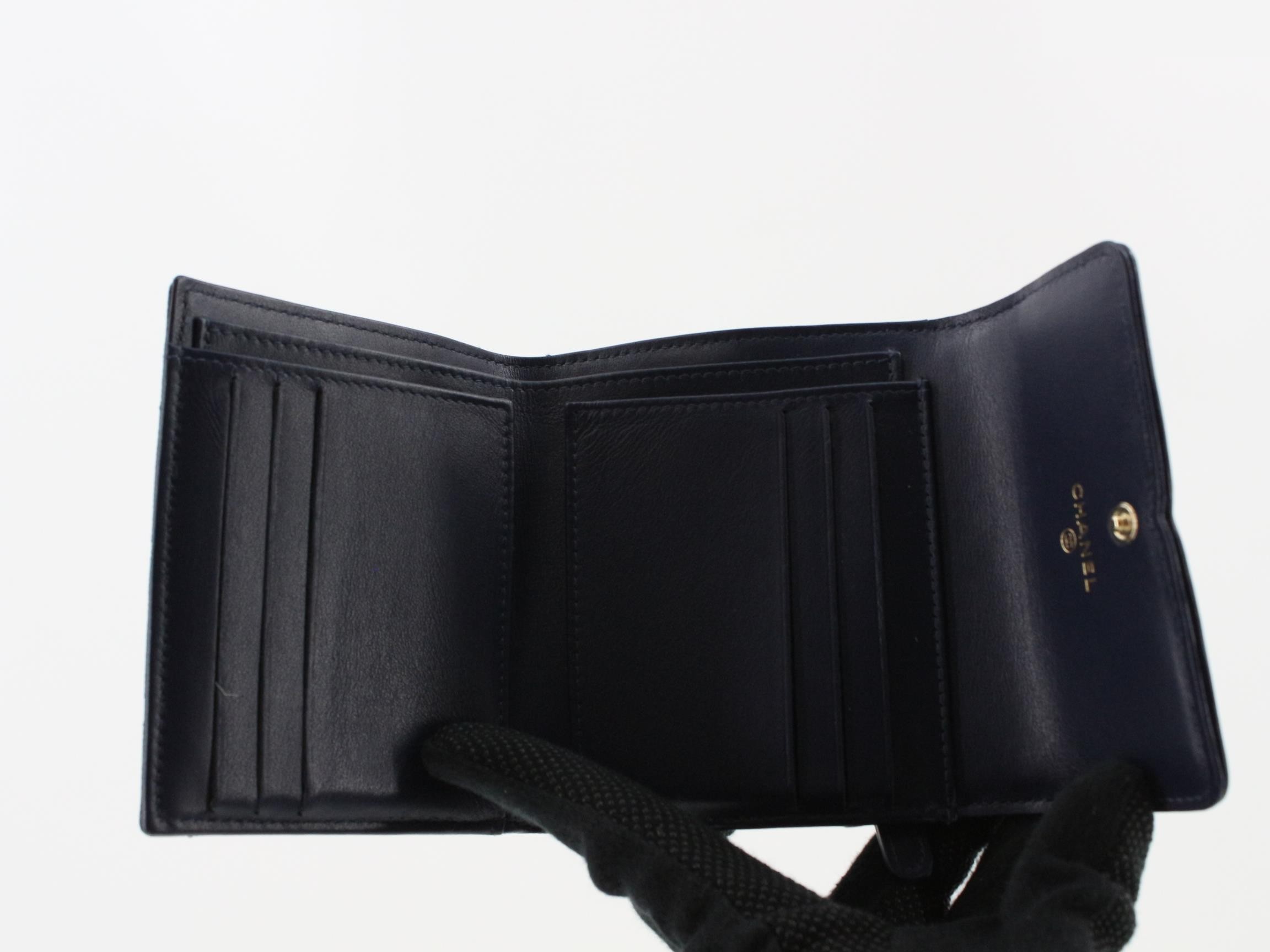 Caviar Skin Bi-fold Wallet, Navy, 29319585 — view 4