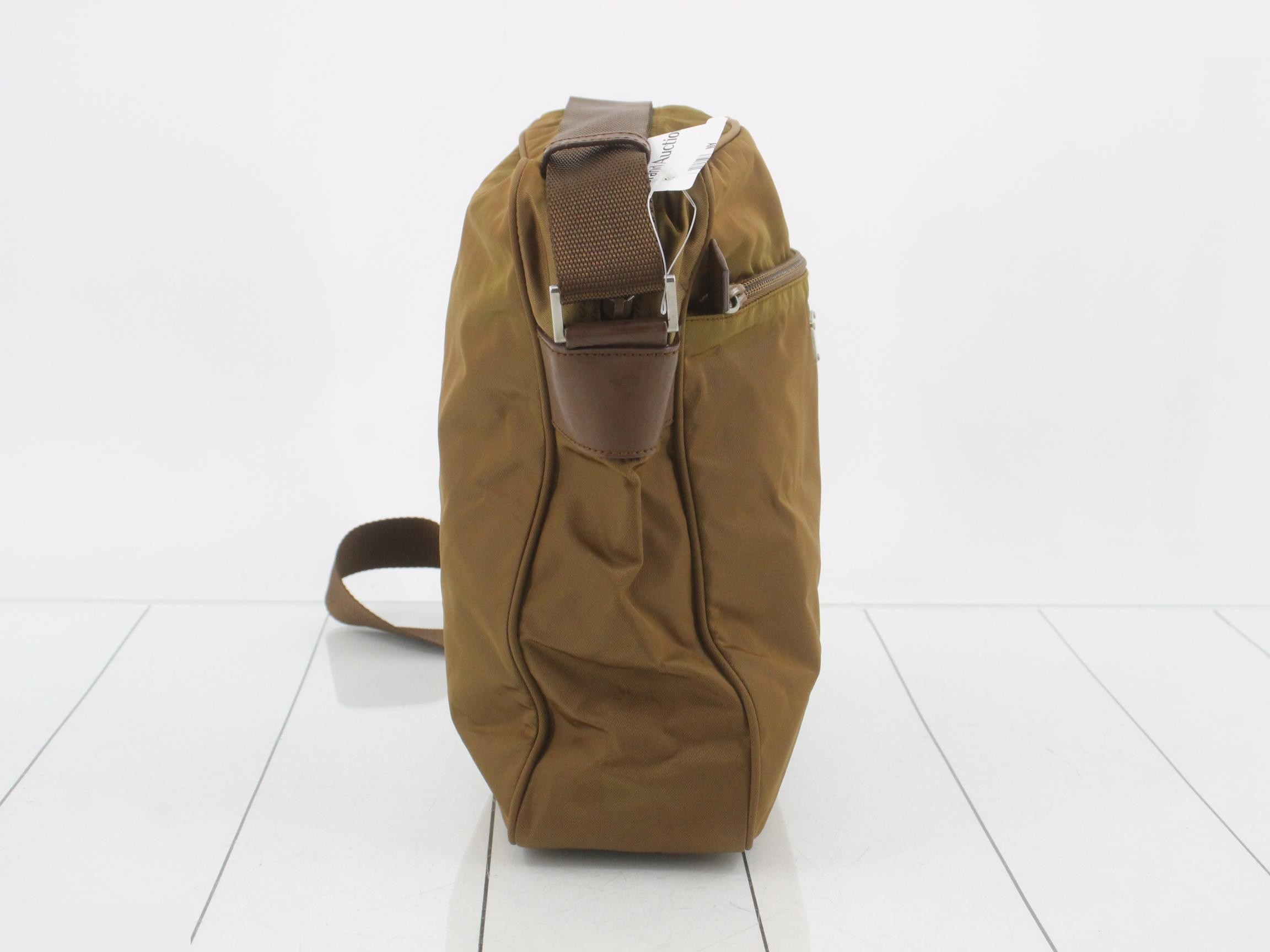 nylon shoulder bag — view 4