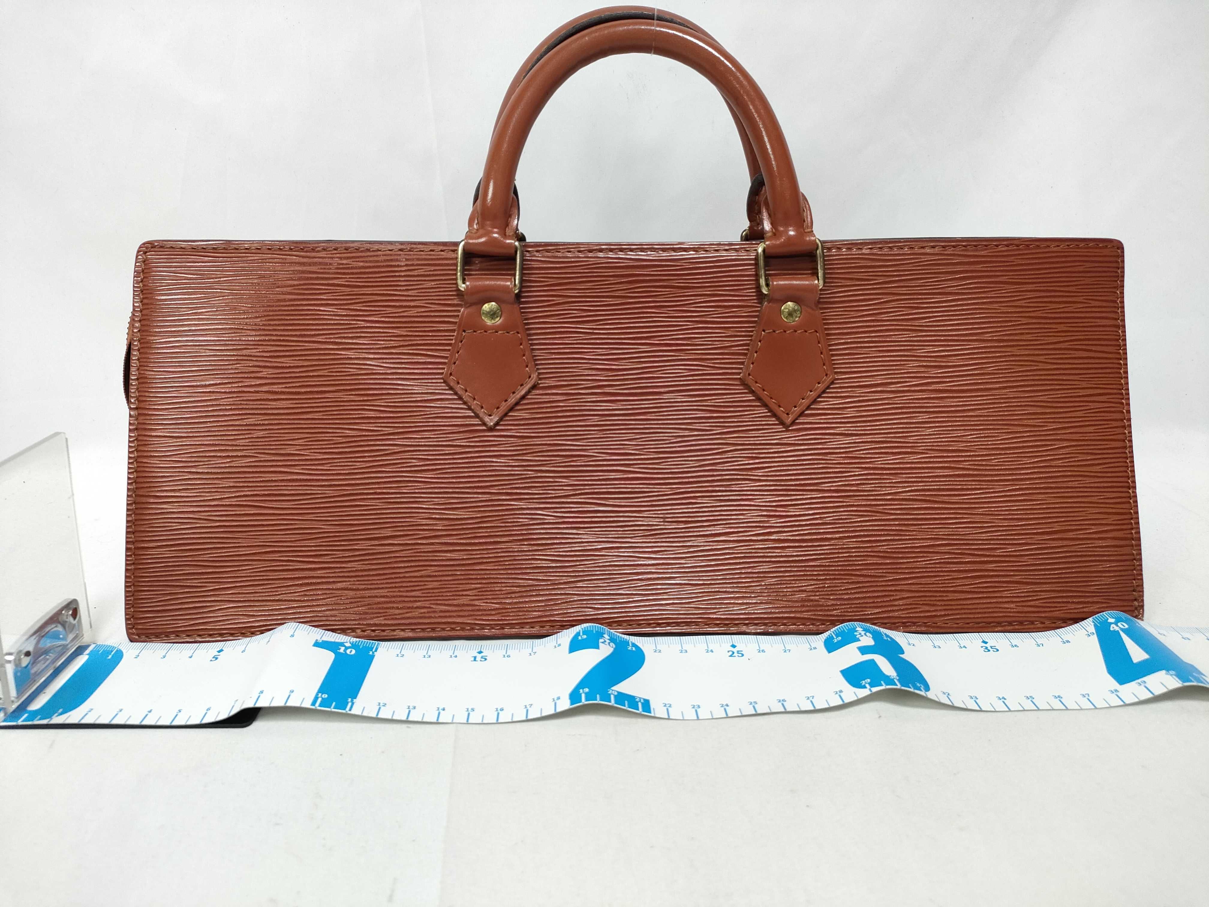 Epi Leather Sac Triangle M52097 Handbag — view 2