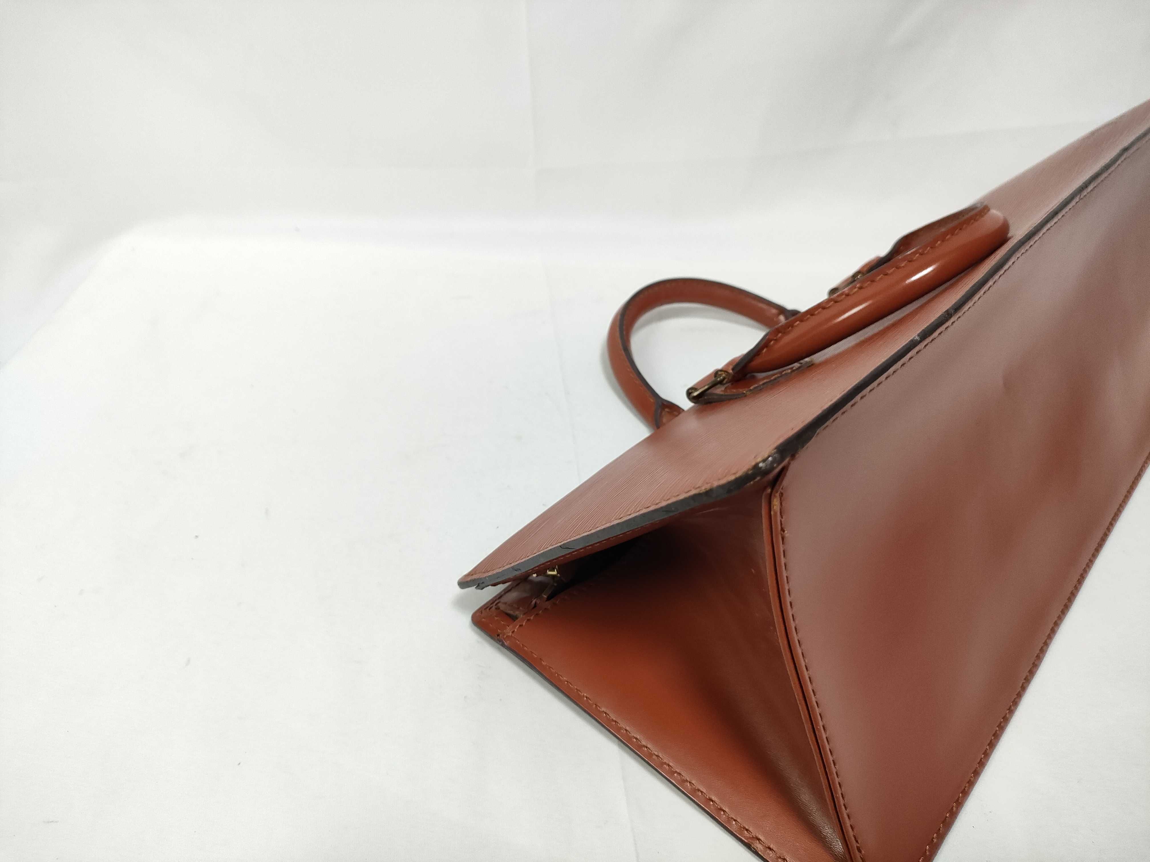 Epi Leather Sac Triangle M52097 Handbag — view 5