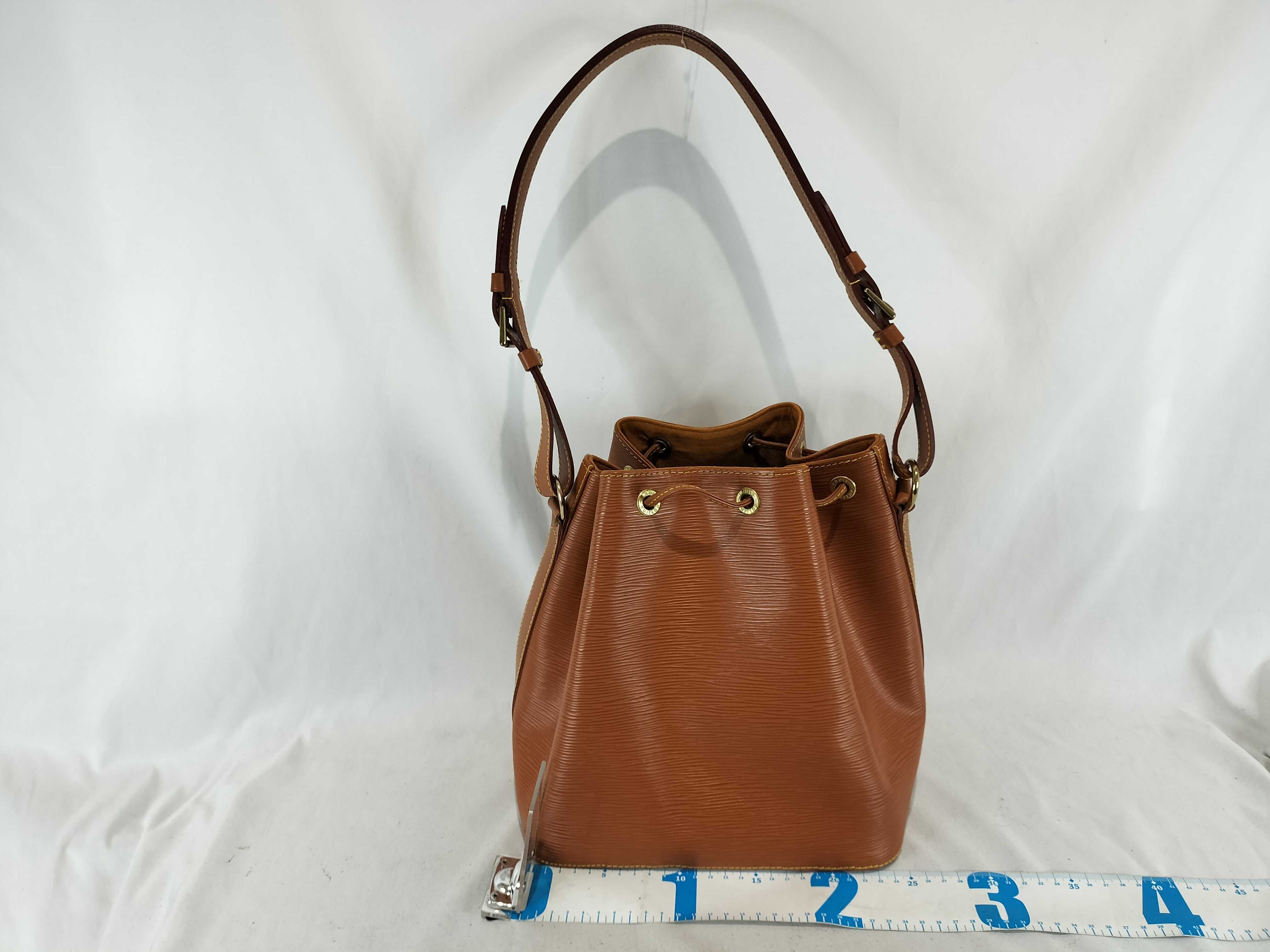 Epi Petit Noé Shoulder Bag — view 2