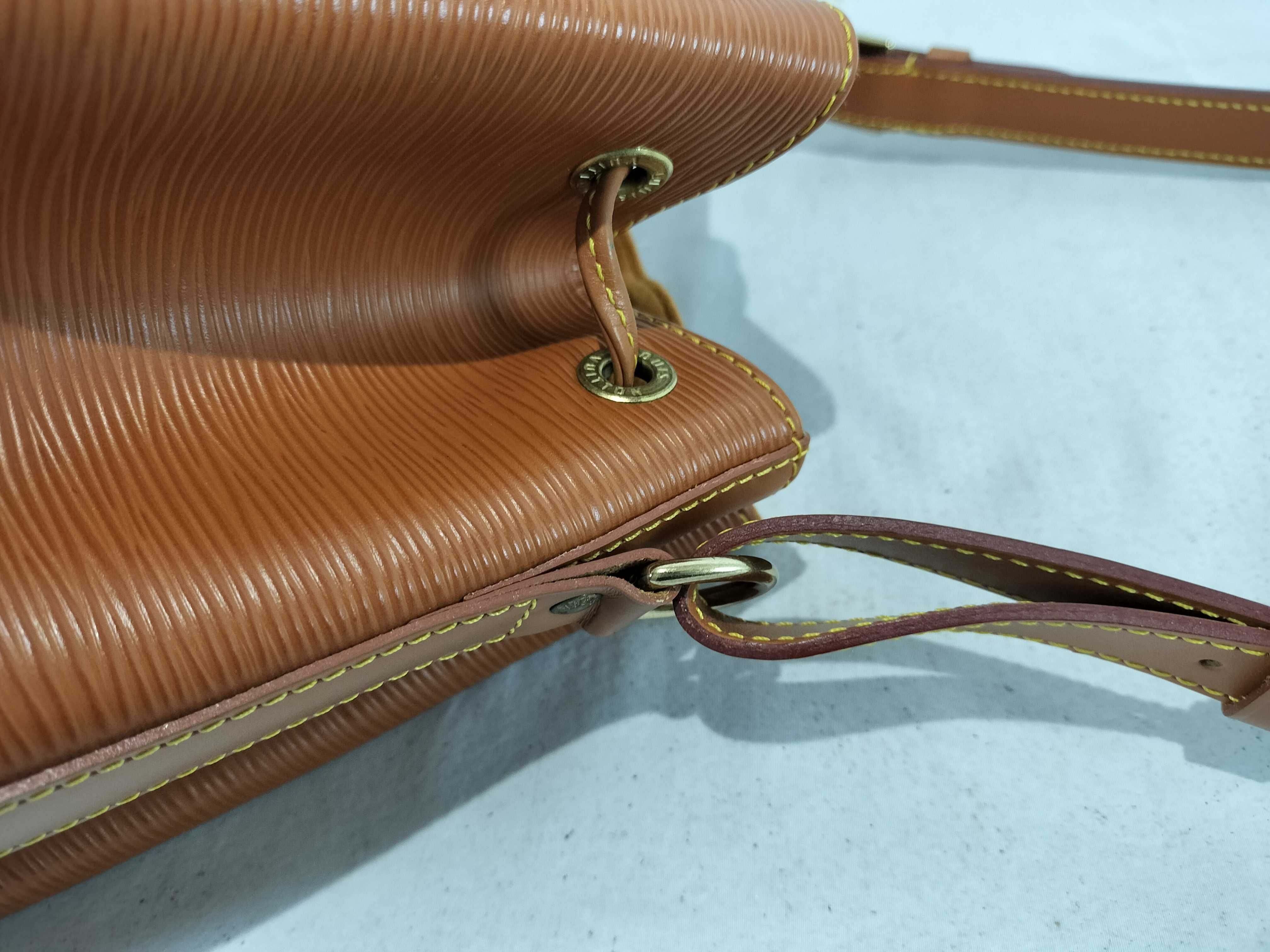 Epi Petit Noé Shoulder Bag — view 6