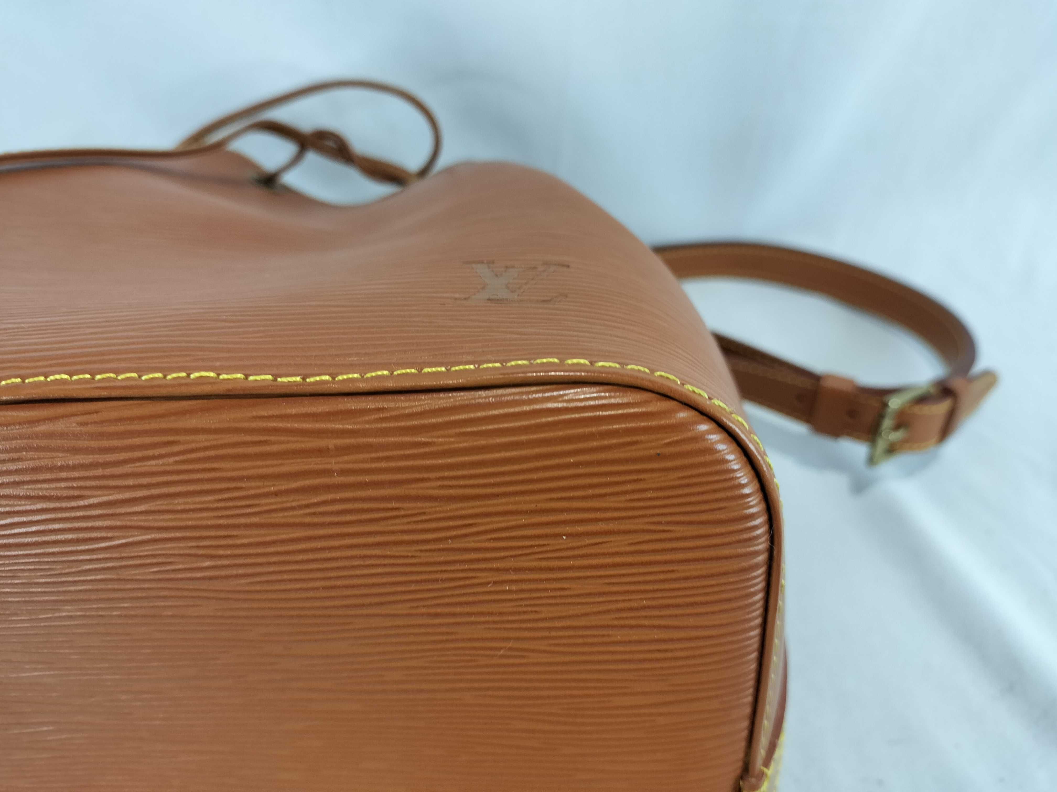 Epi Petit Noé Shoulder Bag — view 7