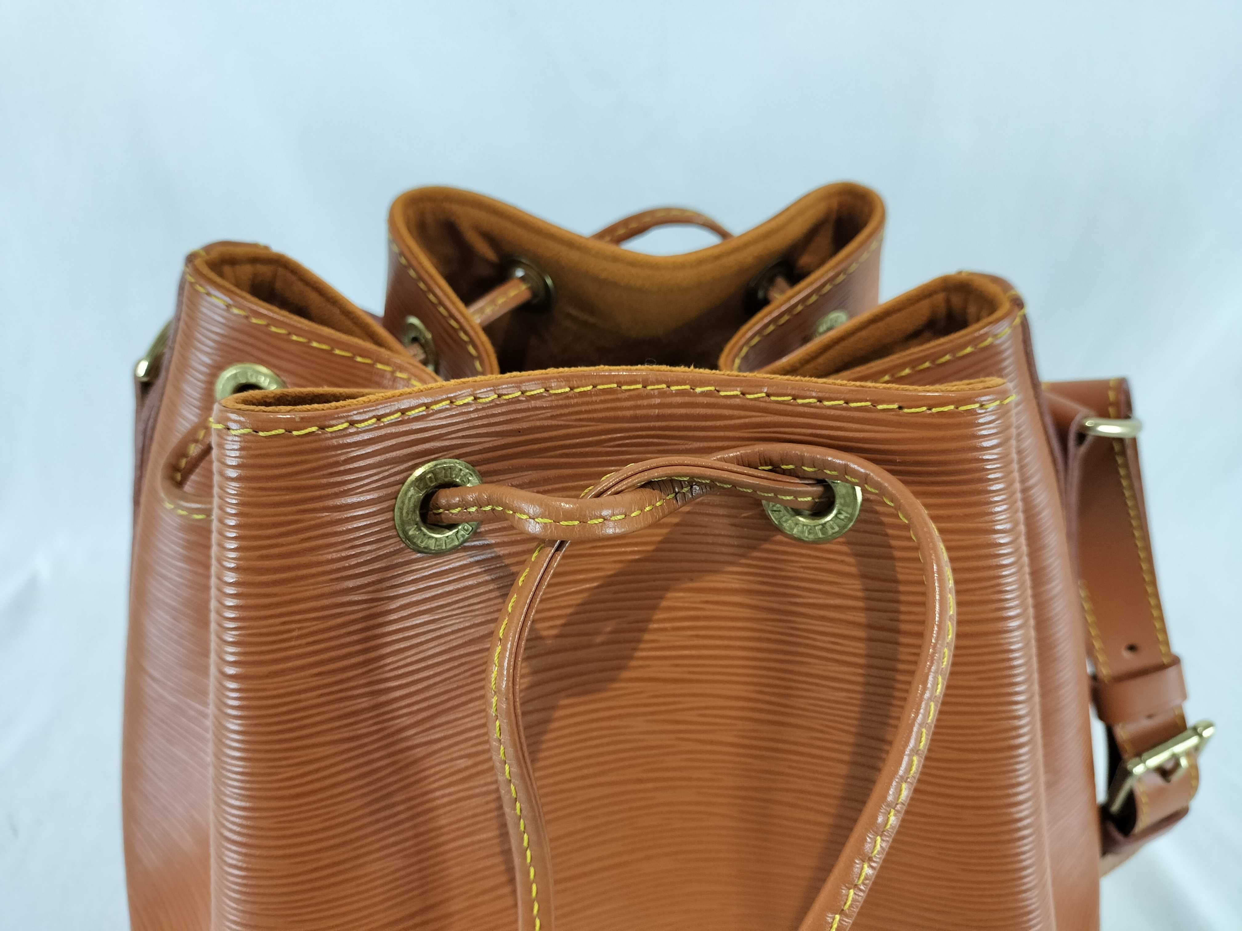 Epi Petit Noé Shoulder Bag — view 10