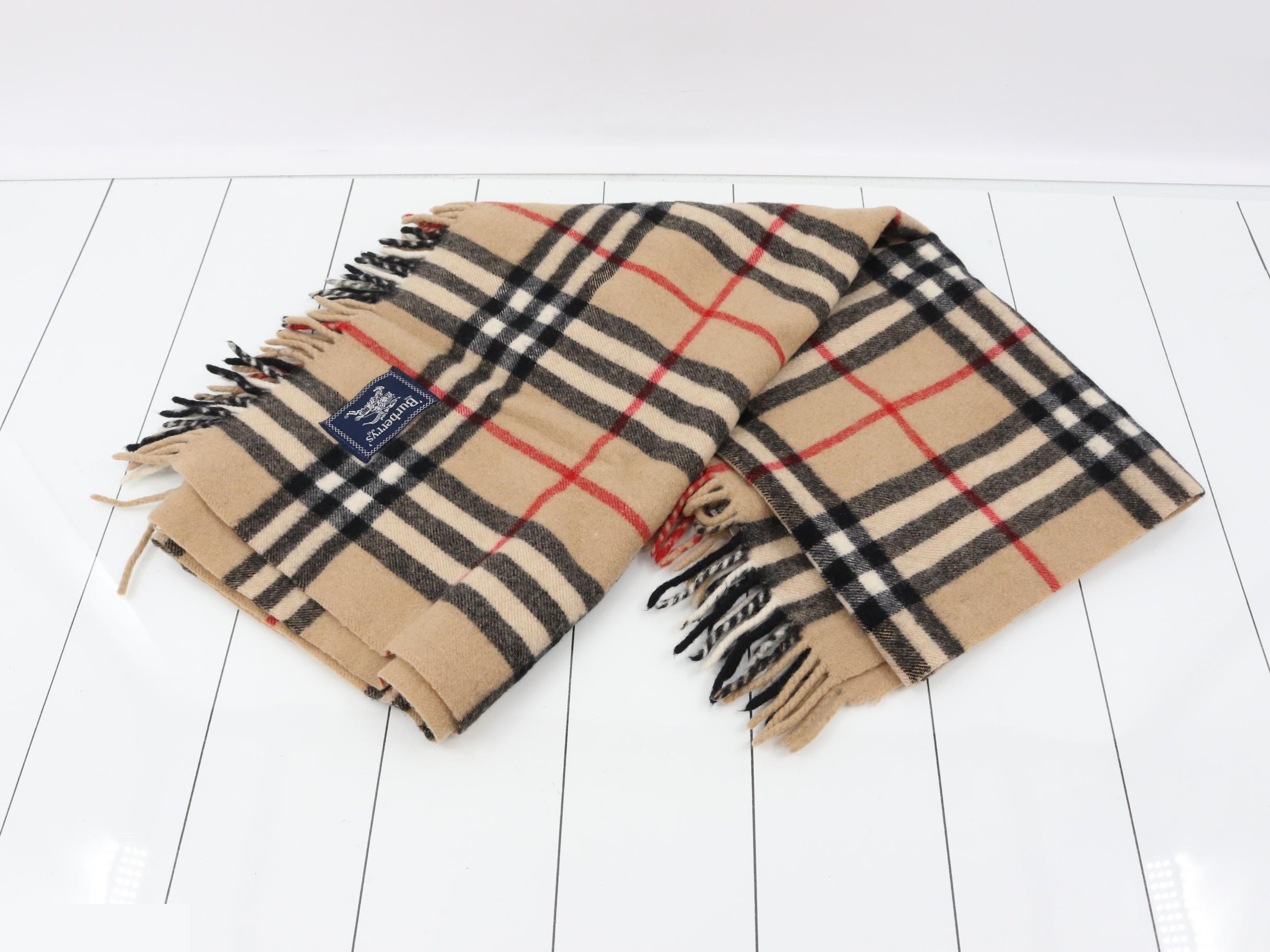 Other lines: accessories, small items, and shawls — view 2