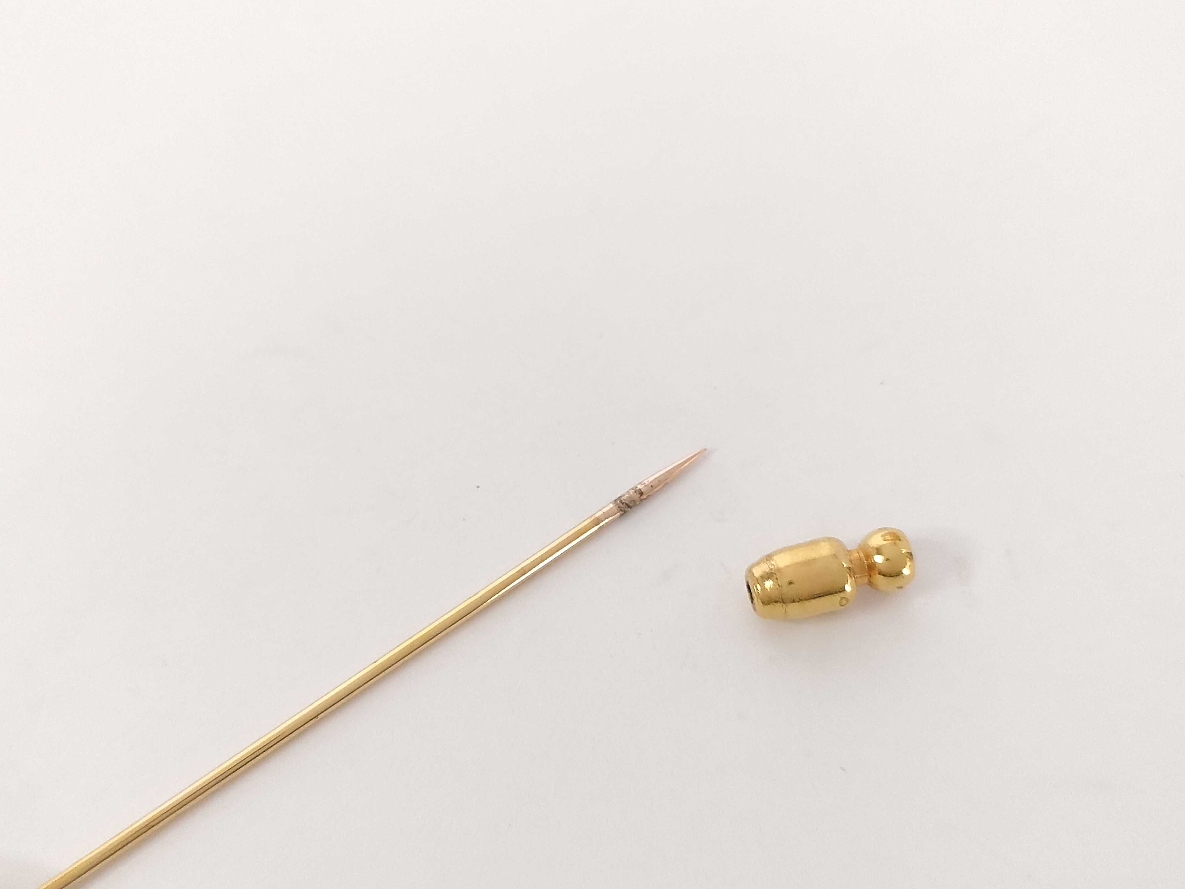 brooch — view 3