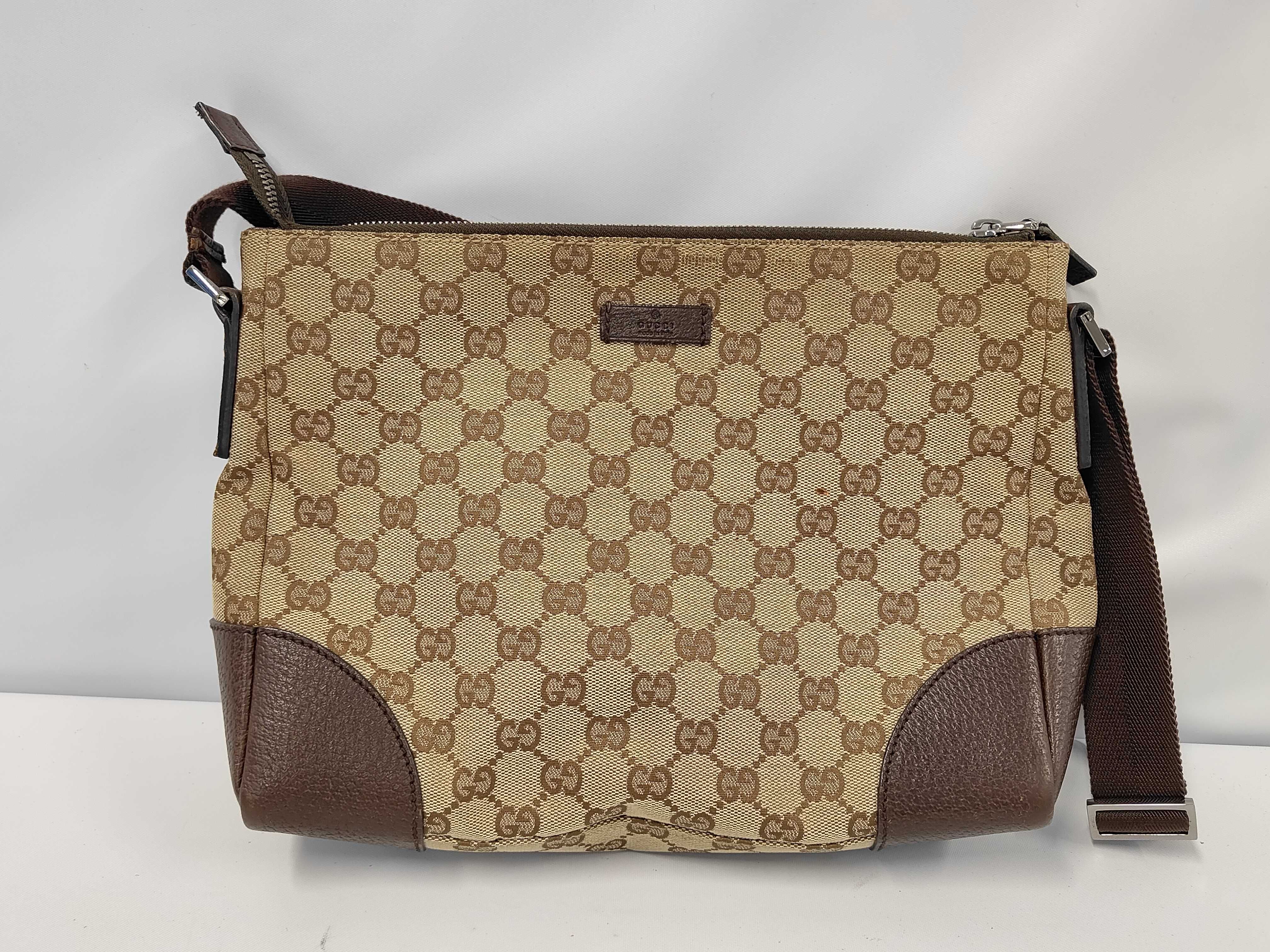 GG Canvas Shoulder Bag
