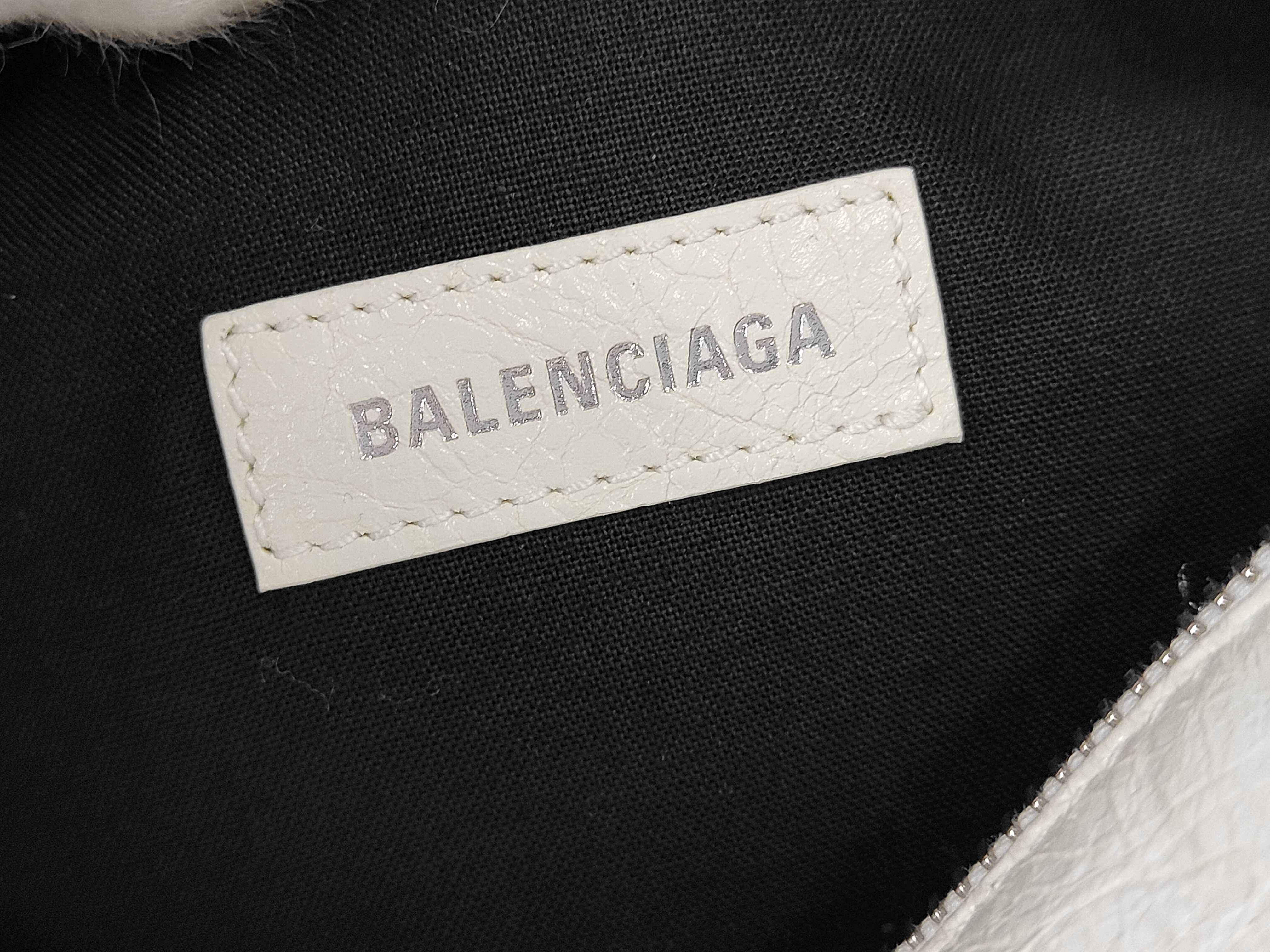 Super Busy Shoulder Bag — view 9