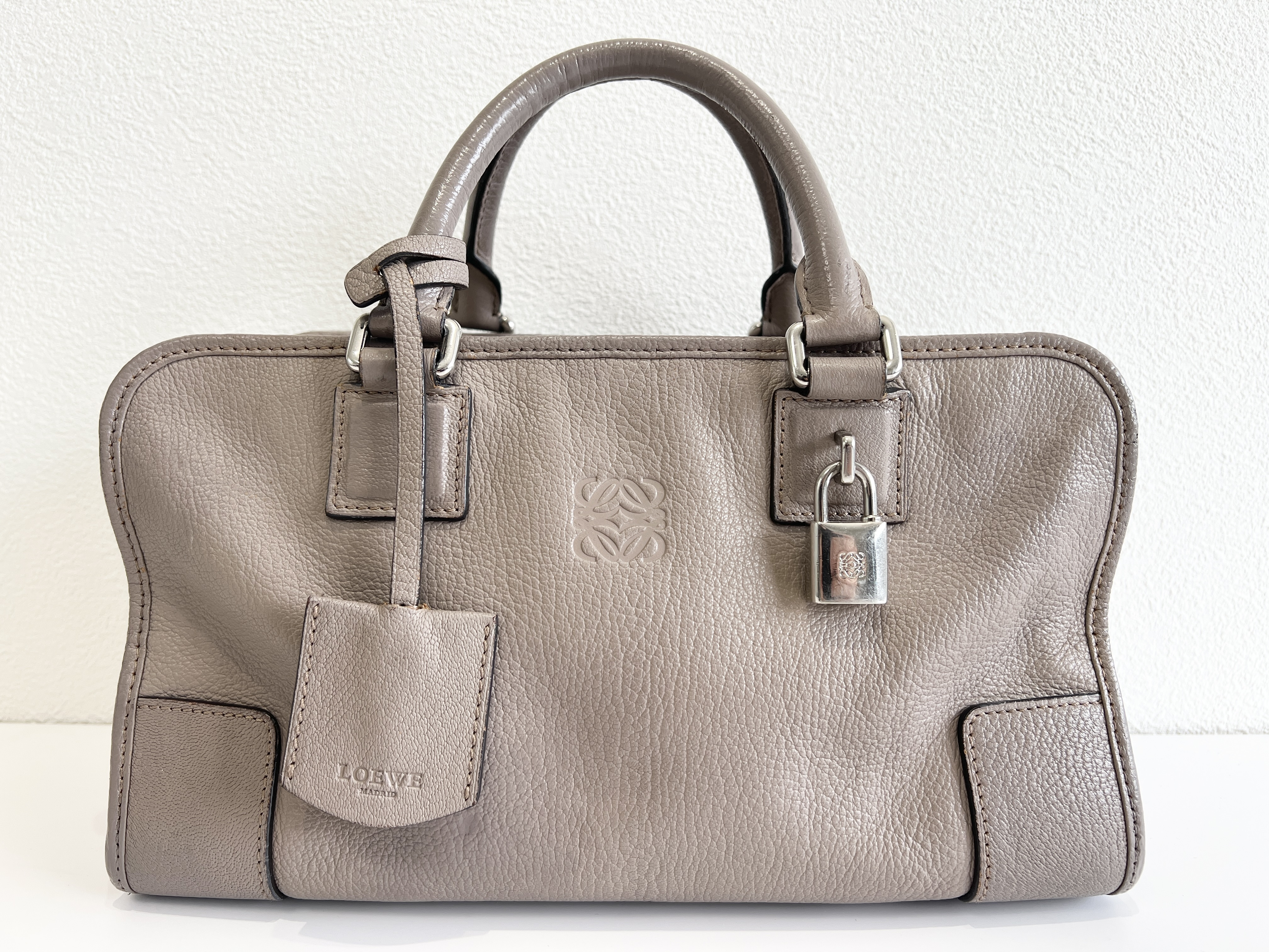 Amazona 28 Anagram Logo Leather Stitch Leather Boston Bag Handbag — view 2