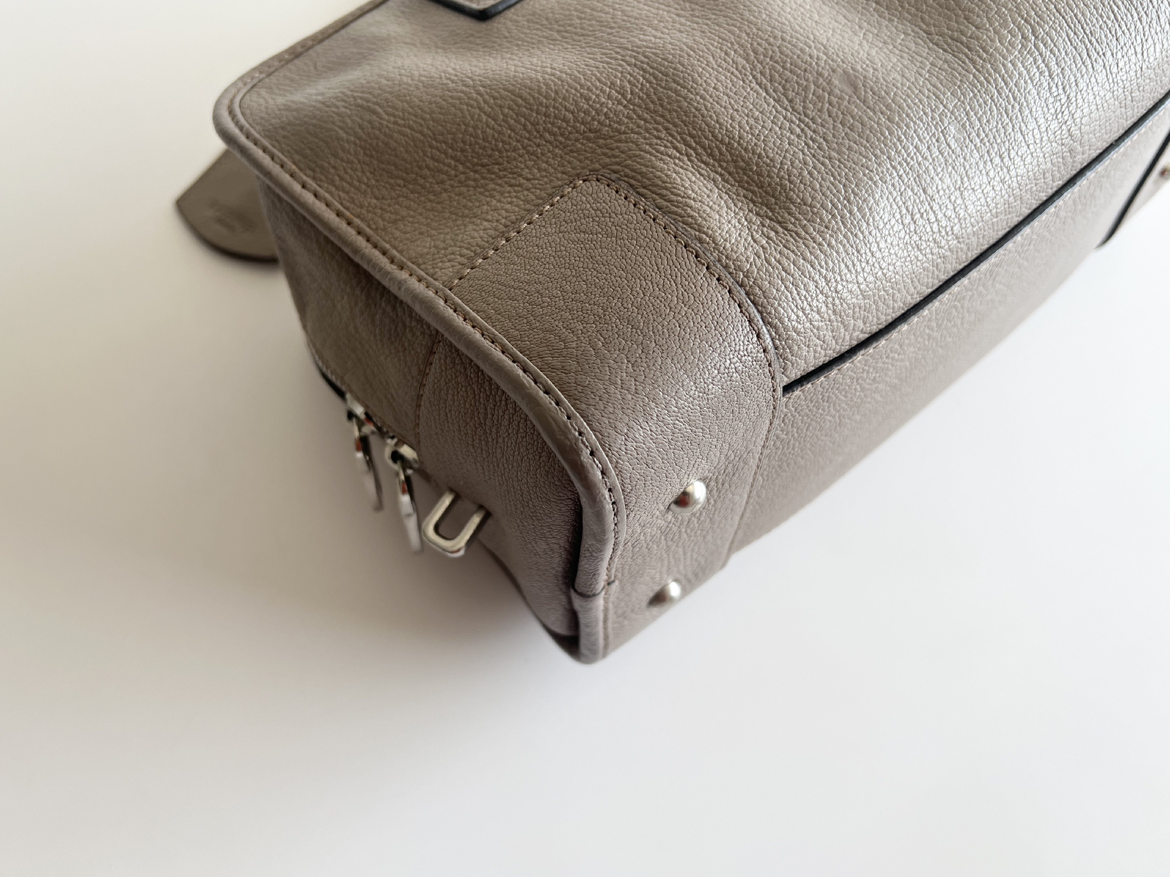 Amazona 28 Anagram Logo Leather Stitch Leather Boston Bag Handbag — view 11