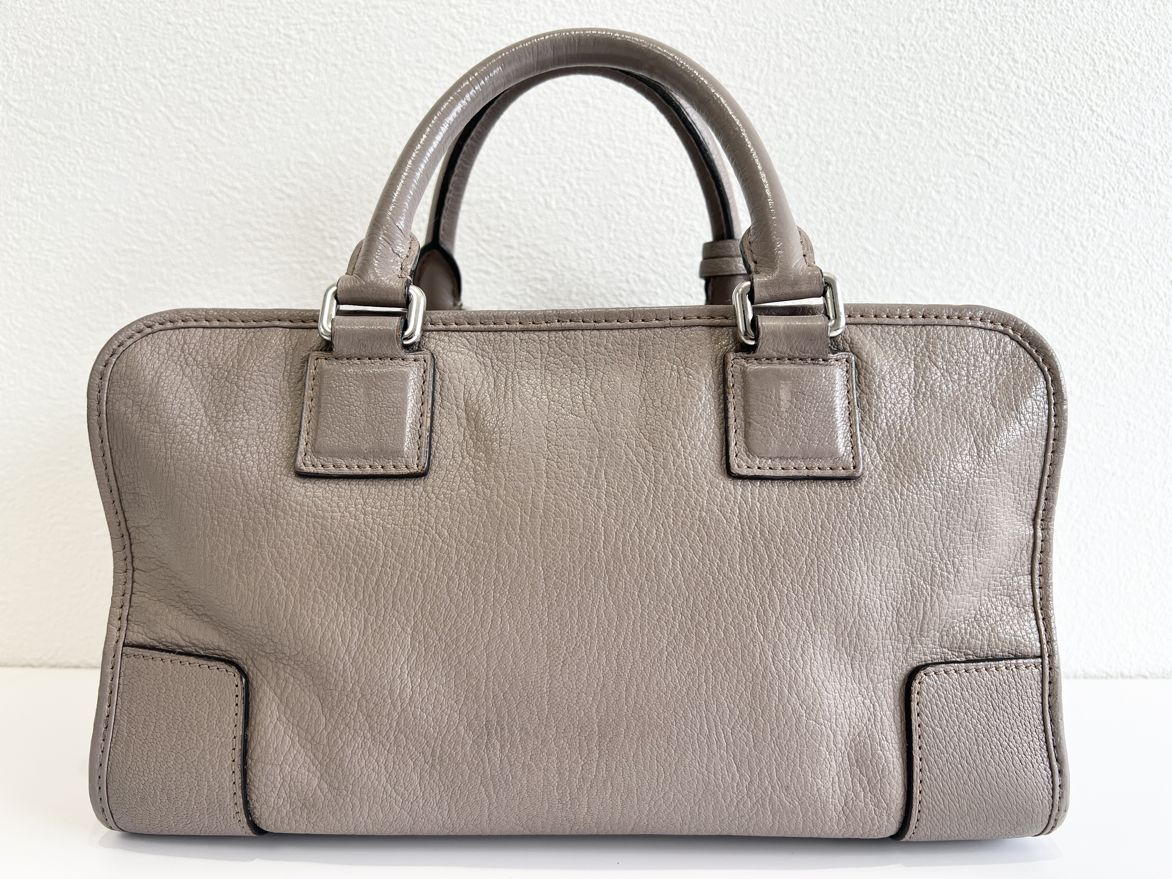Amazona 28 Anagram Logo Leather Stitch Leather Boston Bag Handbag — view 3