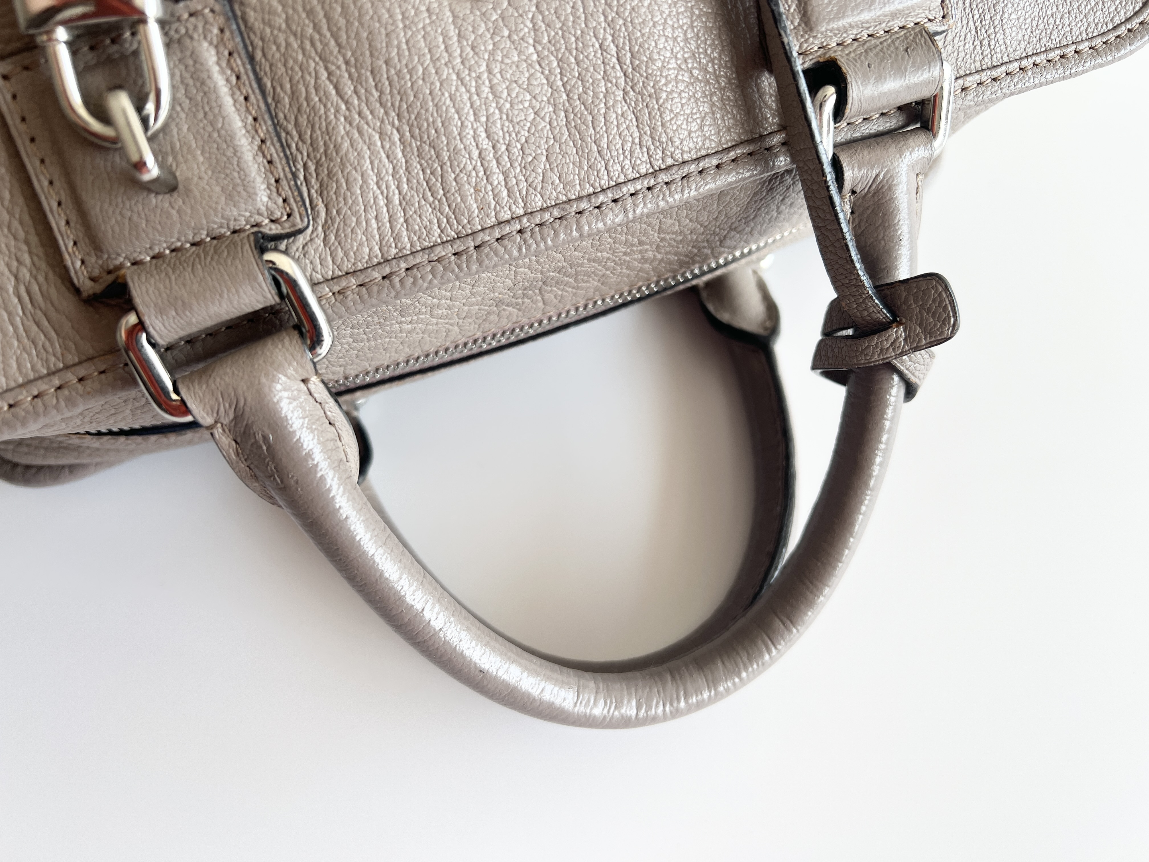 Amazona 28 Anagram Logo Leather Stitch Leather Boston Bag Handbag — view 4
