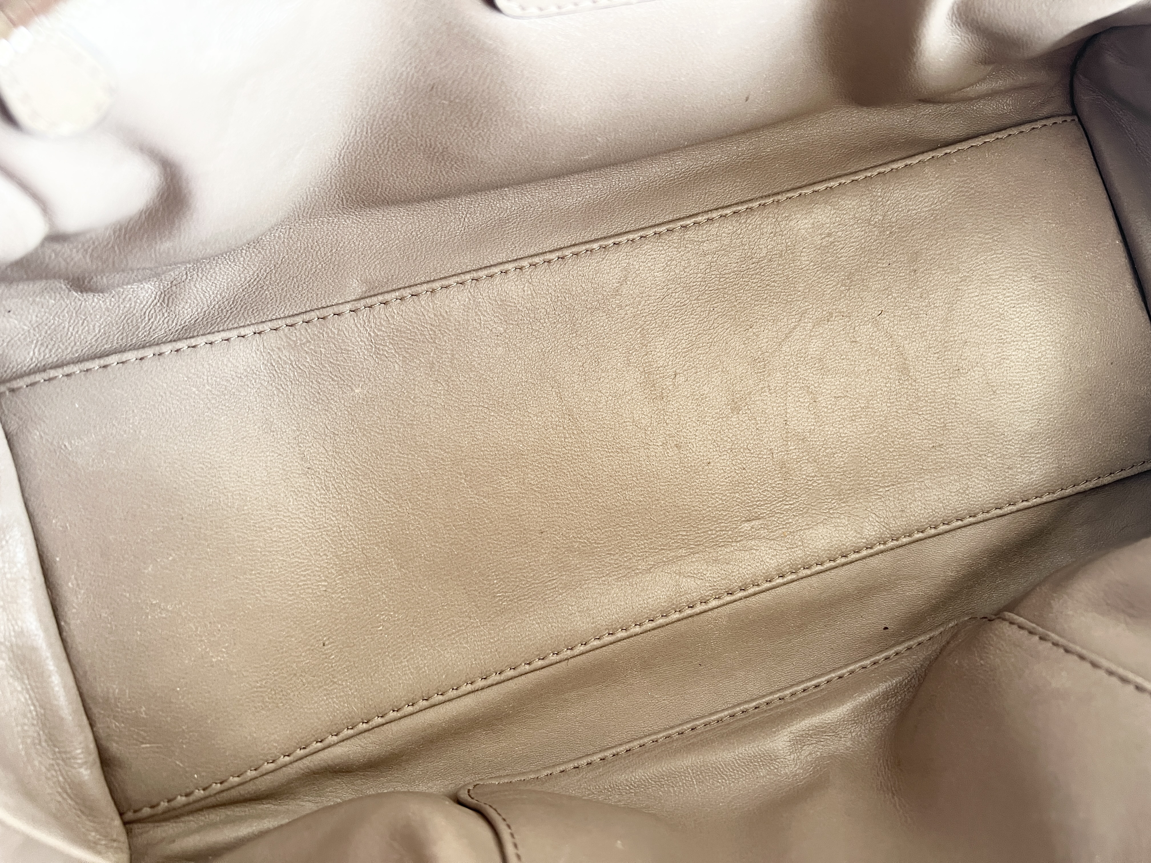 Amazona 28 Anagram Logo Leather Stitch Leather Boston Bag Handbag — view 6