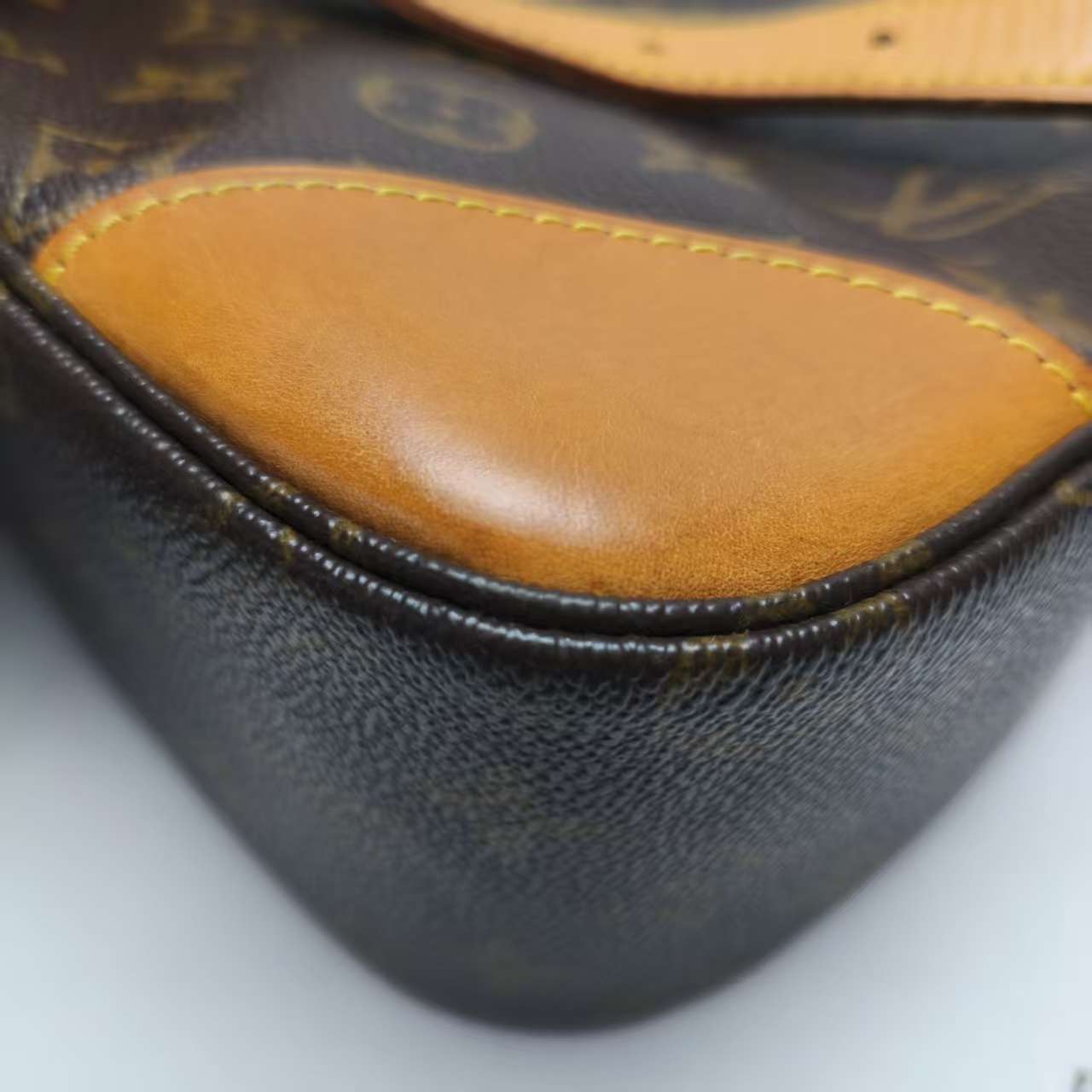 【*Shipped from: China*】LOUIS VUITTON Boulogne PU Shoulder Bag — view 7
