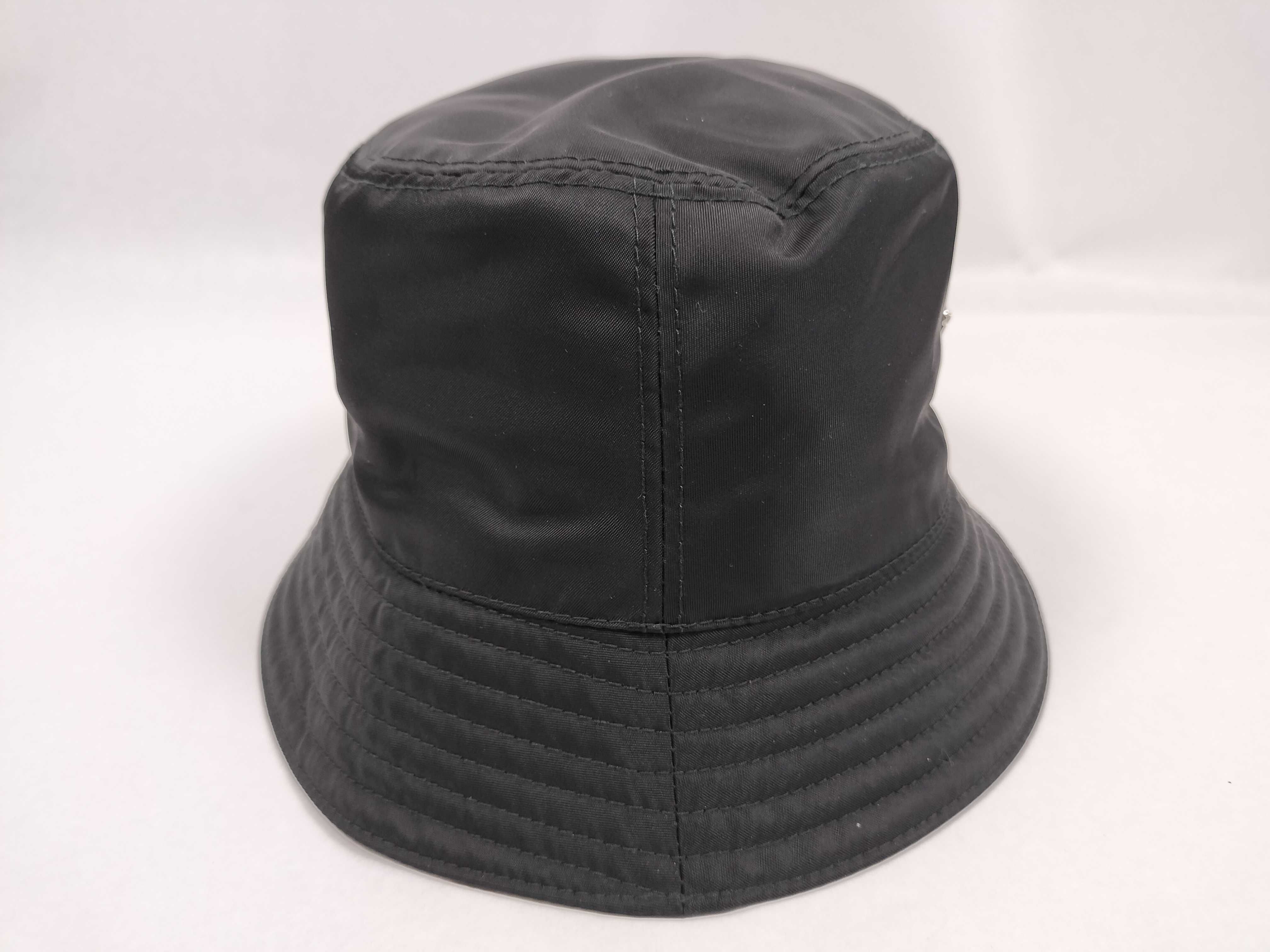 bucket hat. Accessories: dust bag, other small items. — view 3