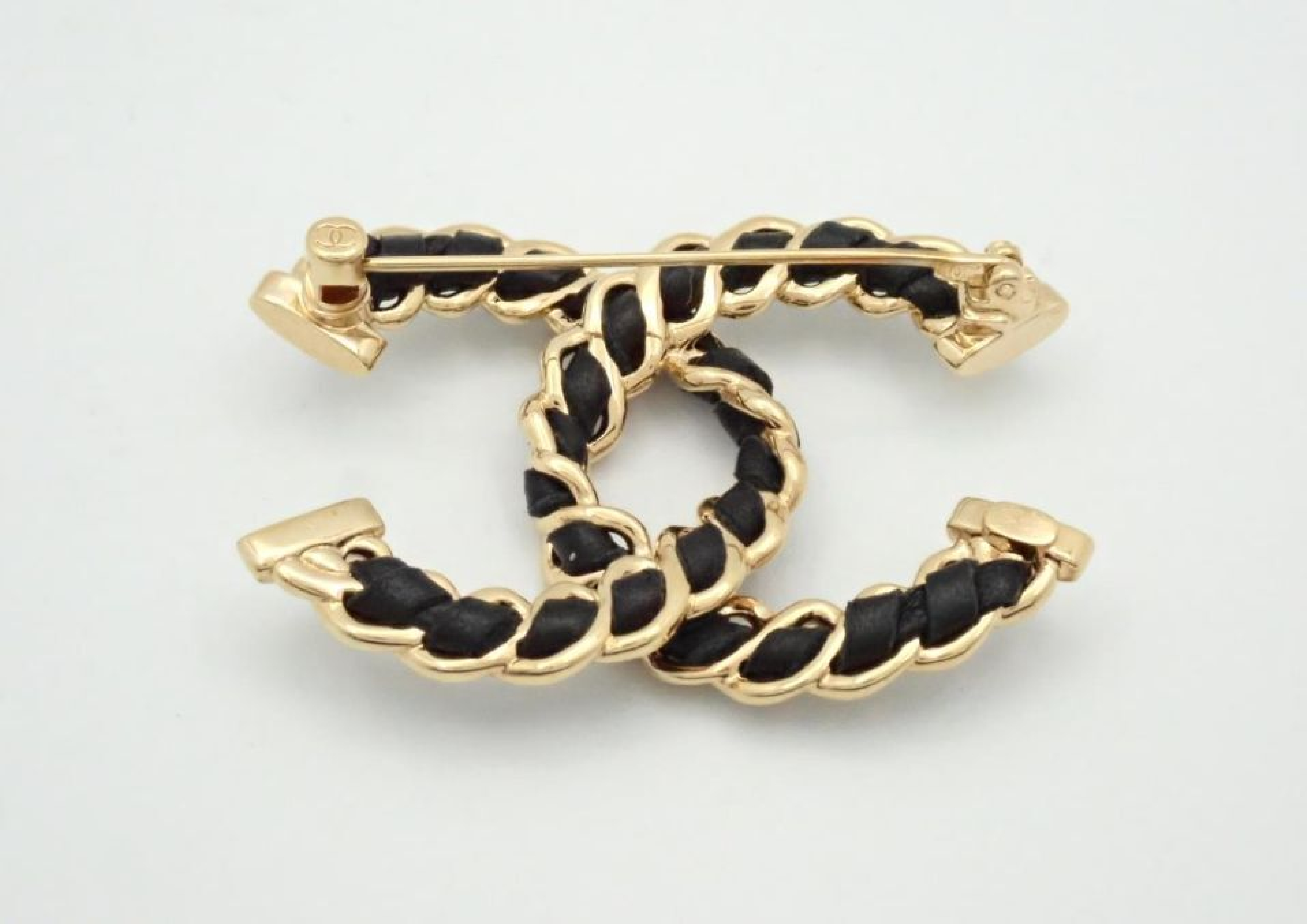 Coco Mark Leather Brooch, Black, I24K, 5.5cm wide — view 2