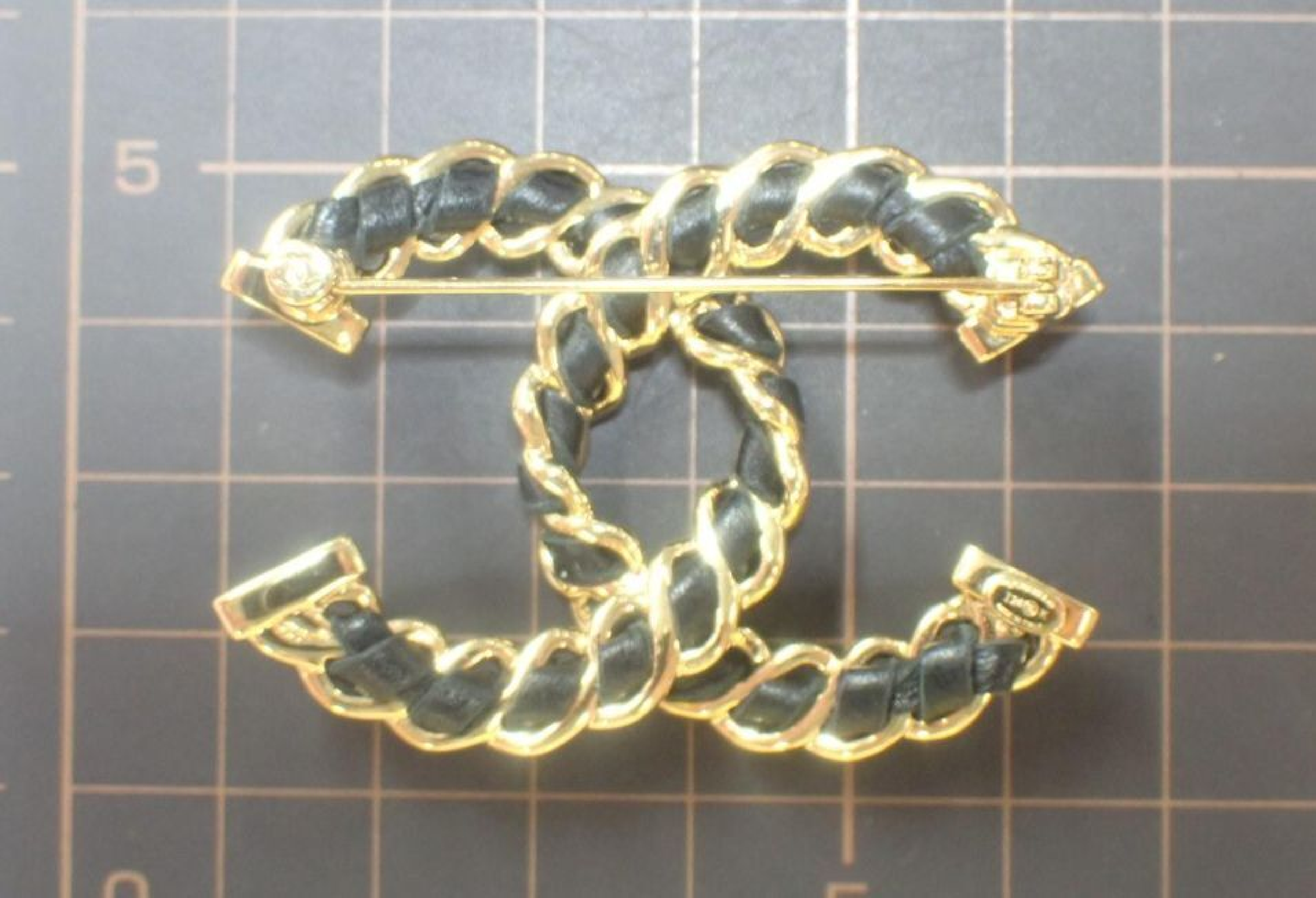 Coco Mark Leather Brooch, Black, I24K, 5.5cm wide — view 5