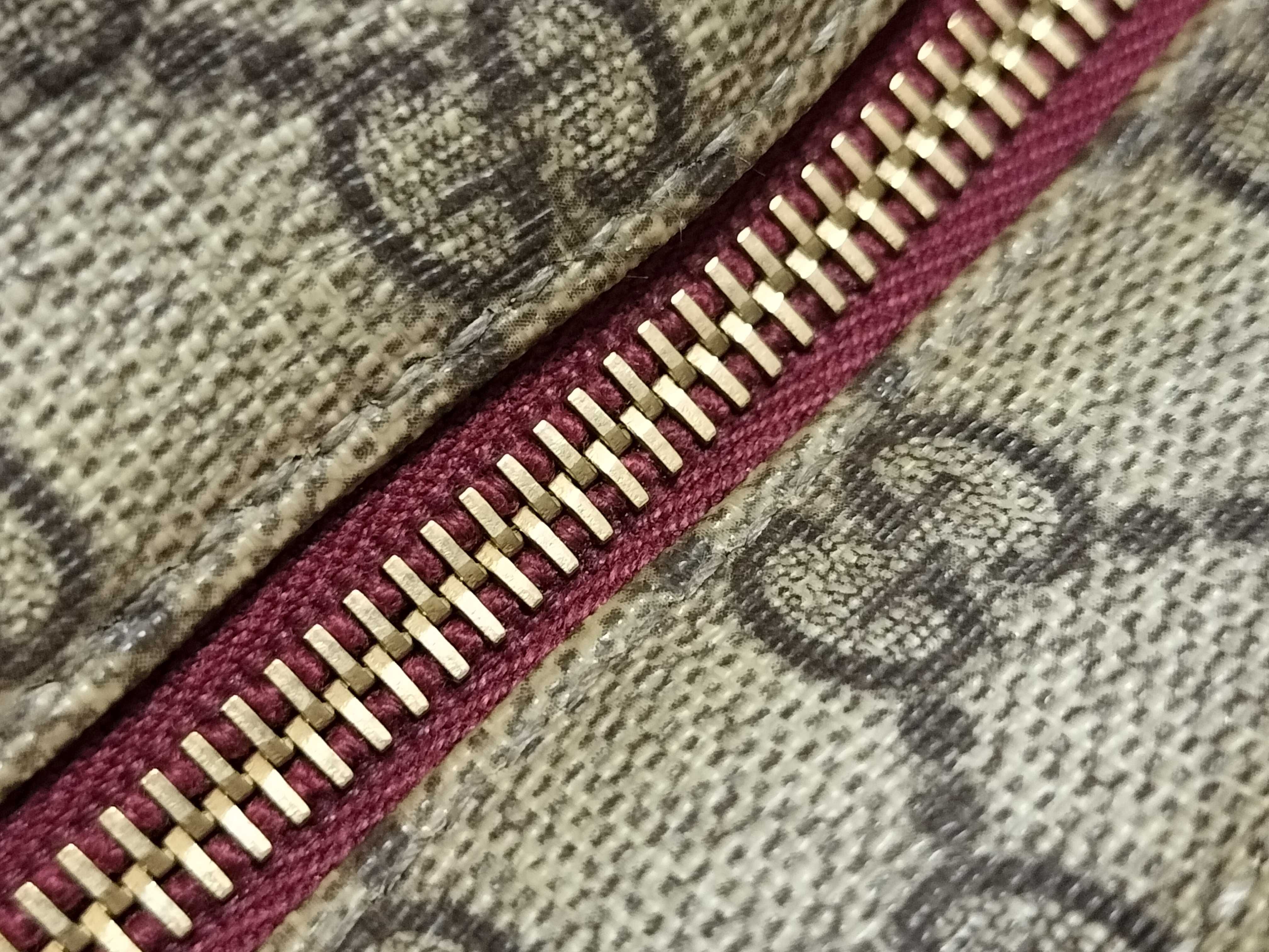 GG Supreme Sherry Shoulder Bag — view 6