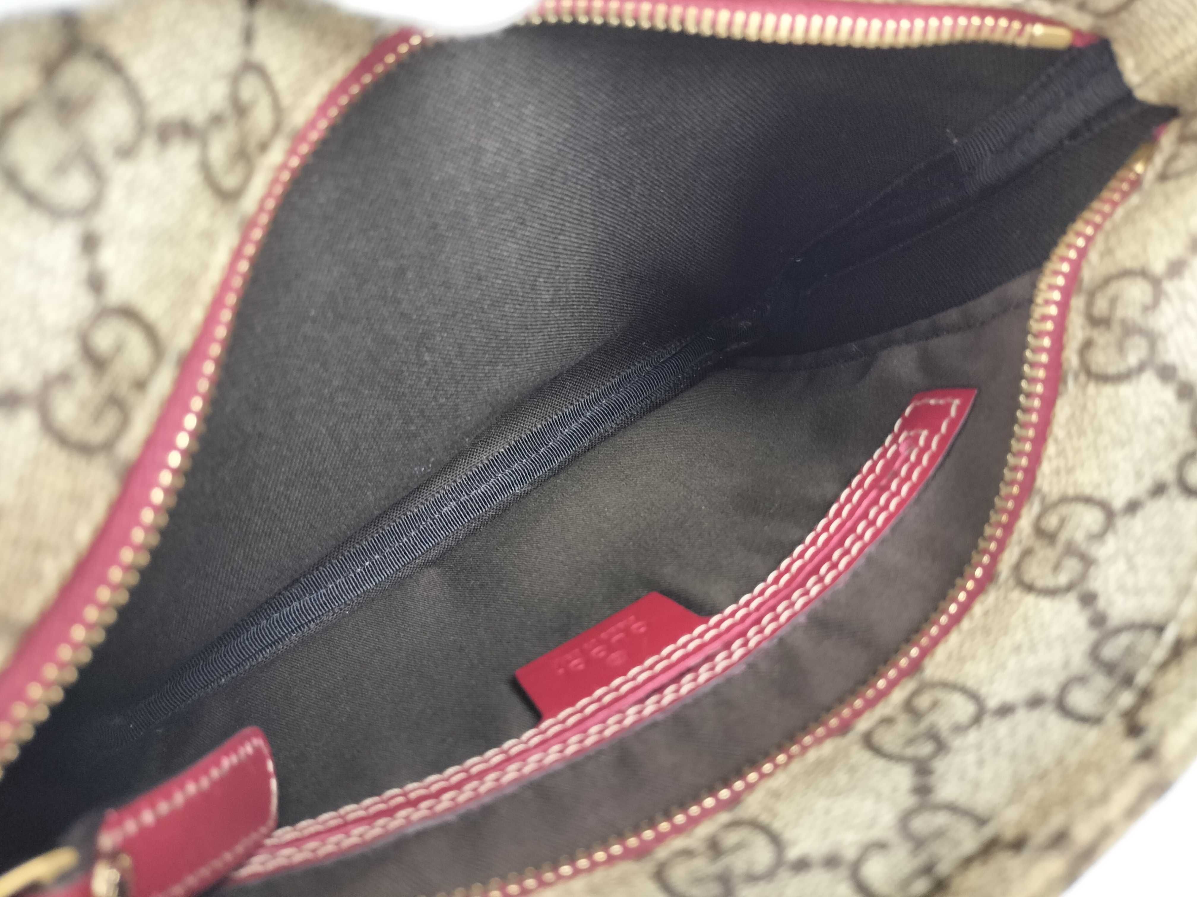 GG Supreme Sherry Shoulder Bag — view 10
