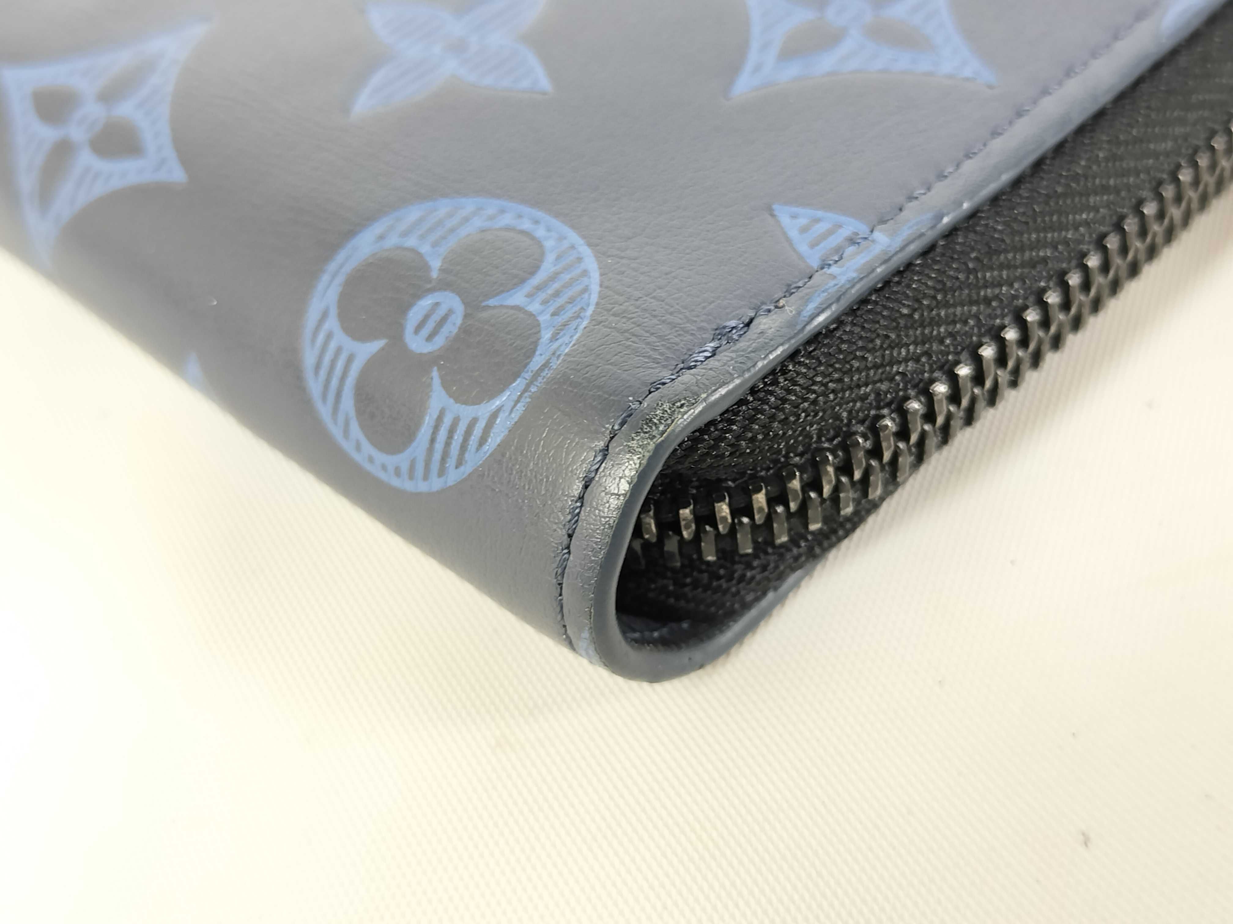 Monogram M80423 Monogram Shadow Zippy Wallet Vertical — view 2