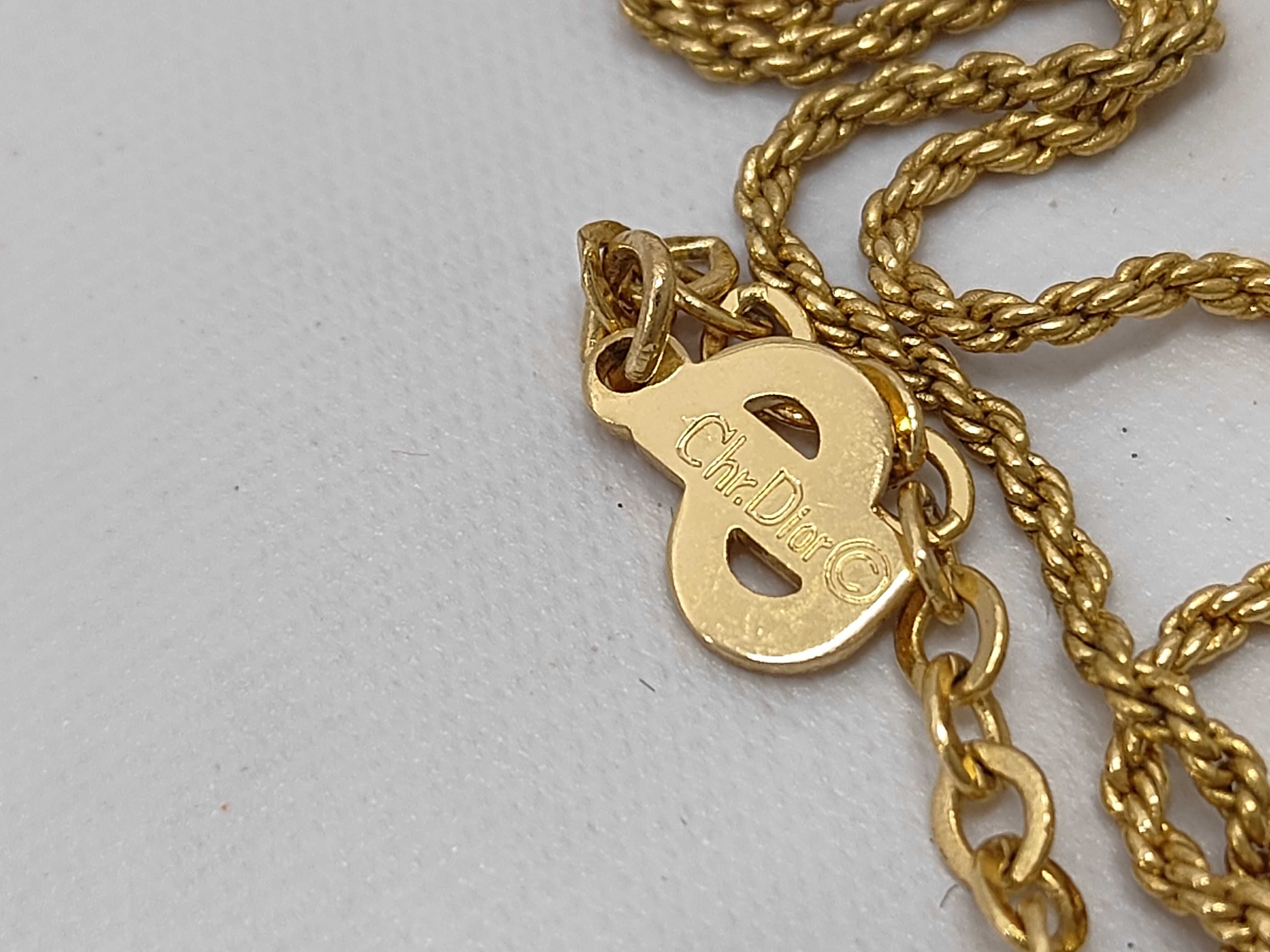 gold necklace — view 6