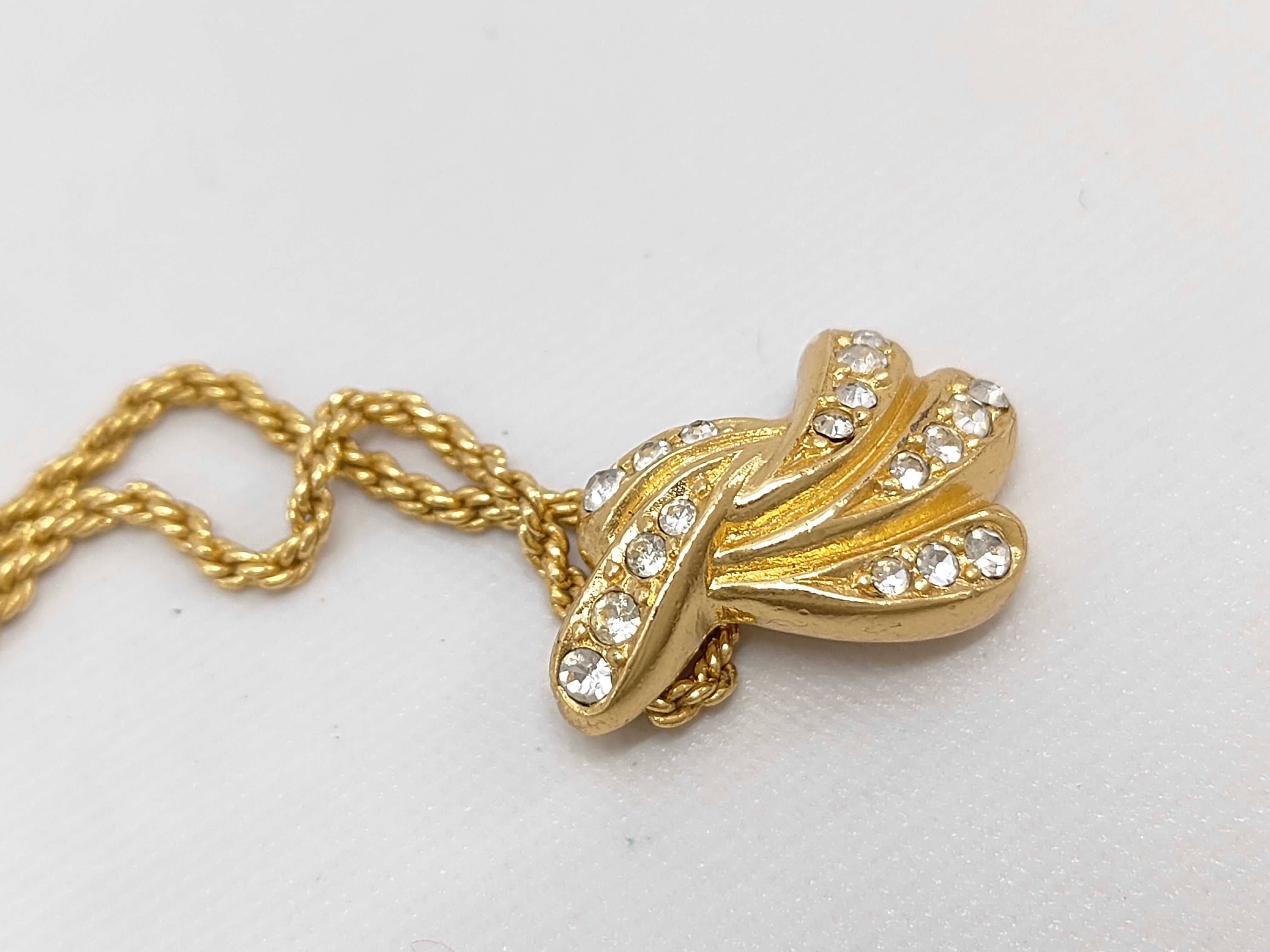 gold necklace — view 8